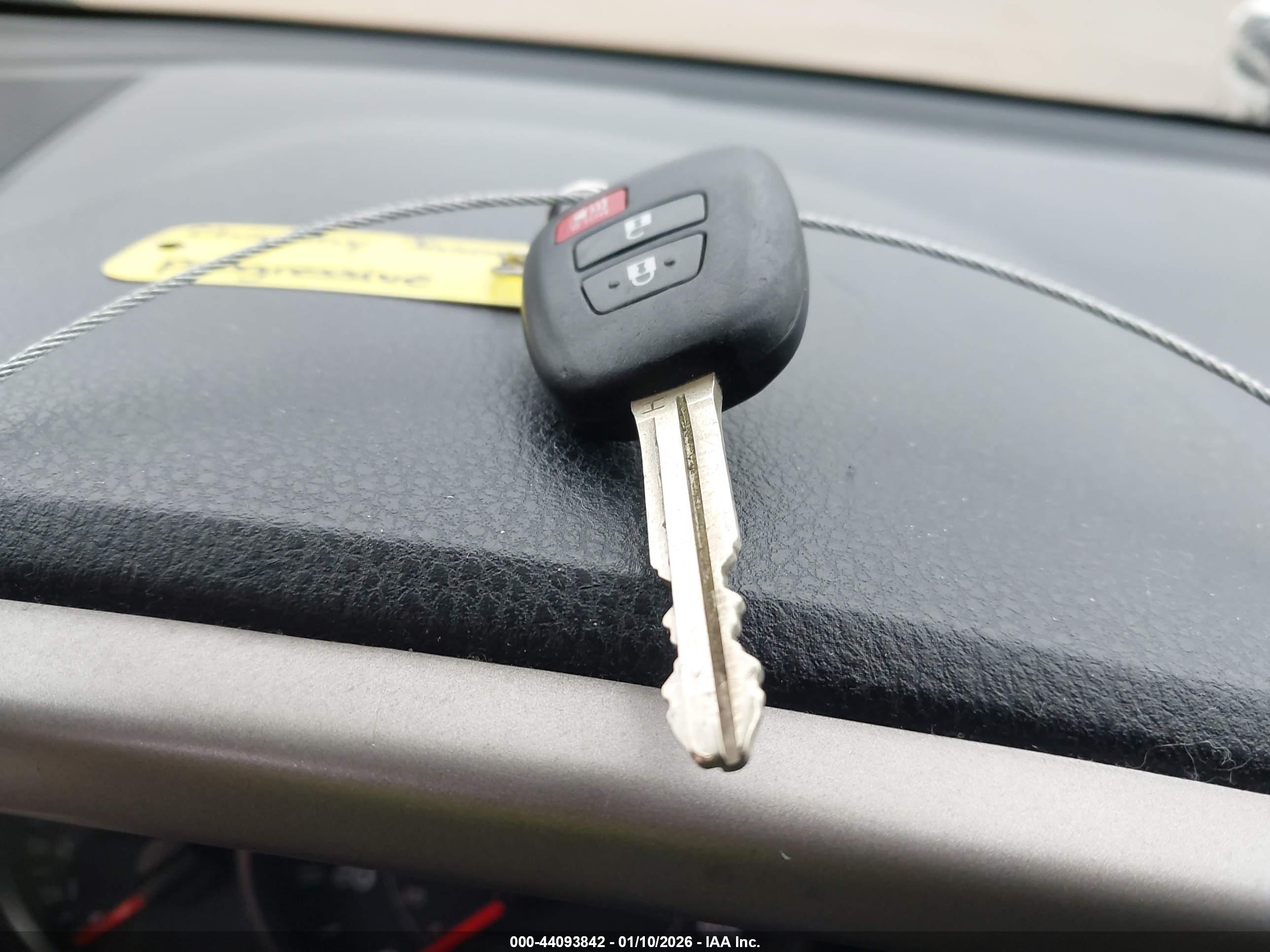 TOYOTA RAV4 image 11