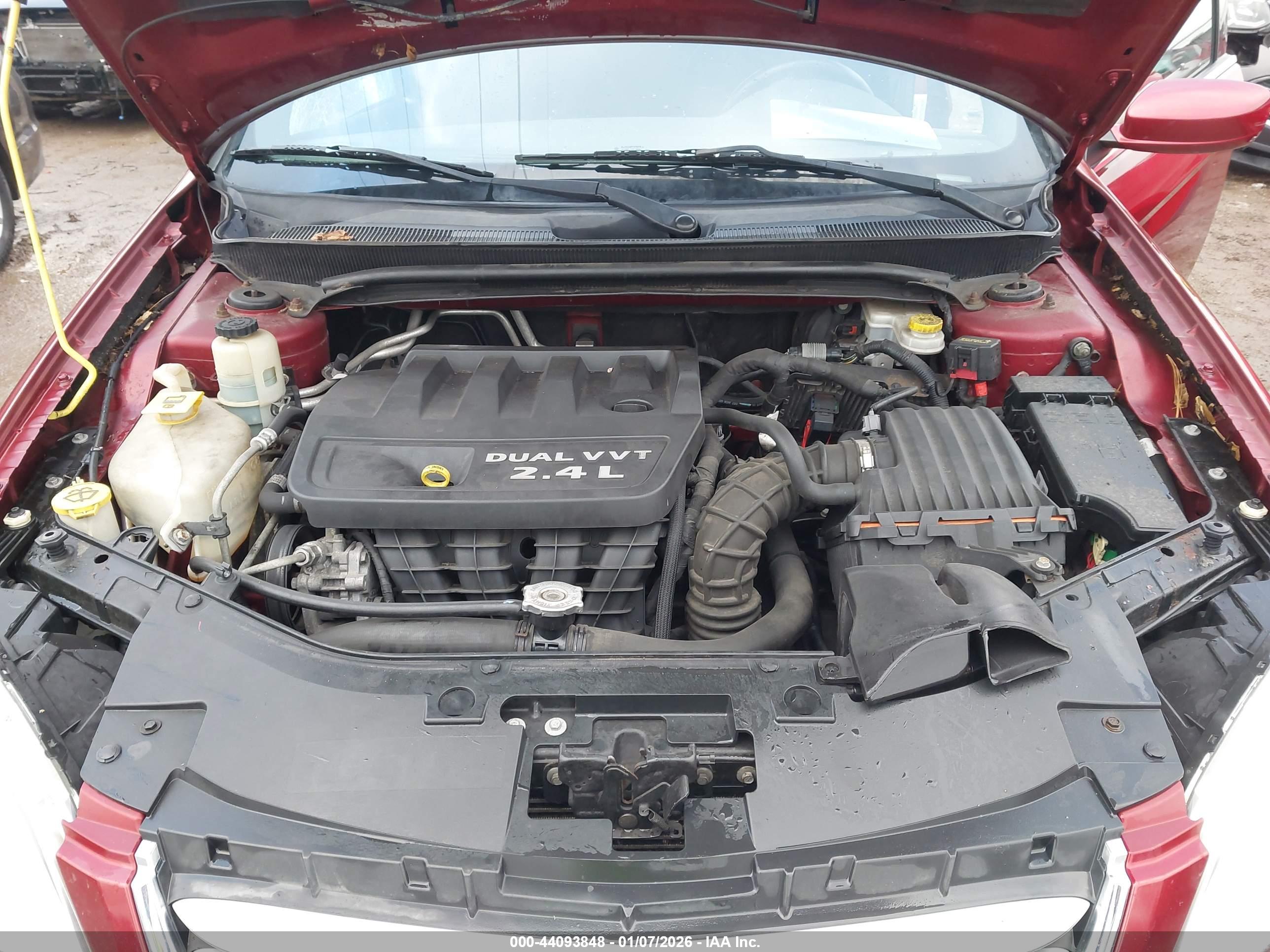 CHRYSLER 200 image 10