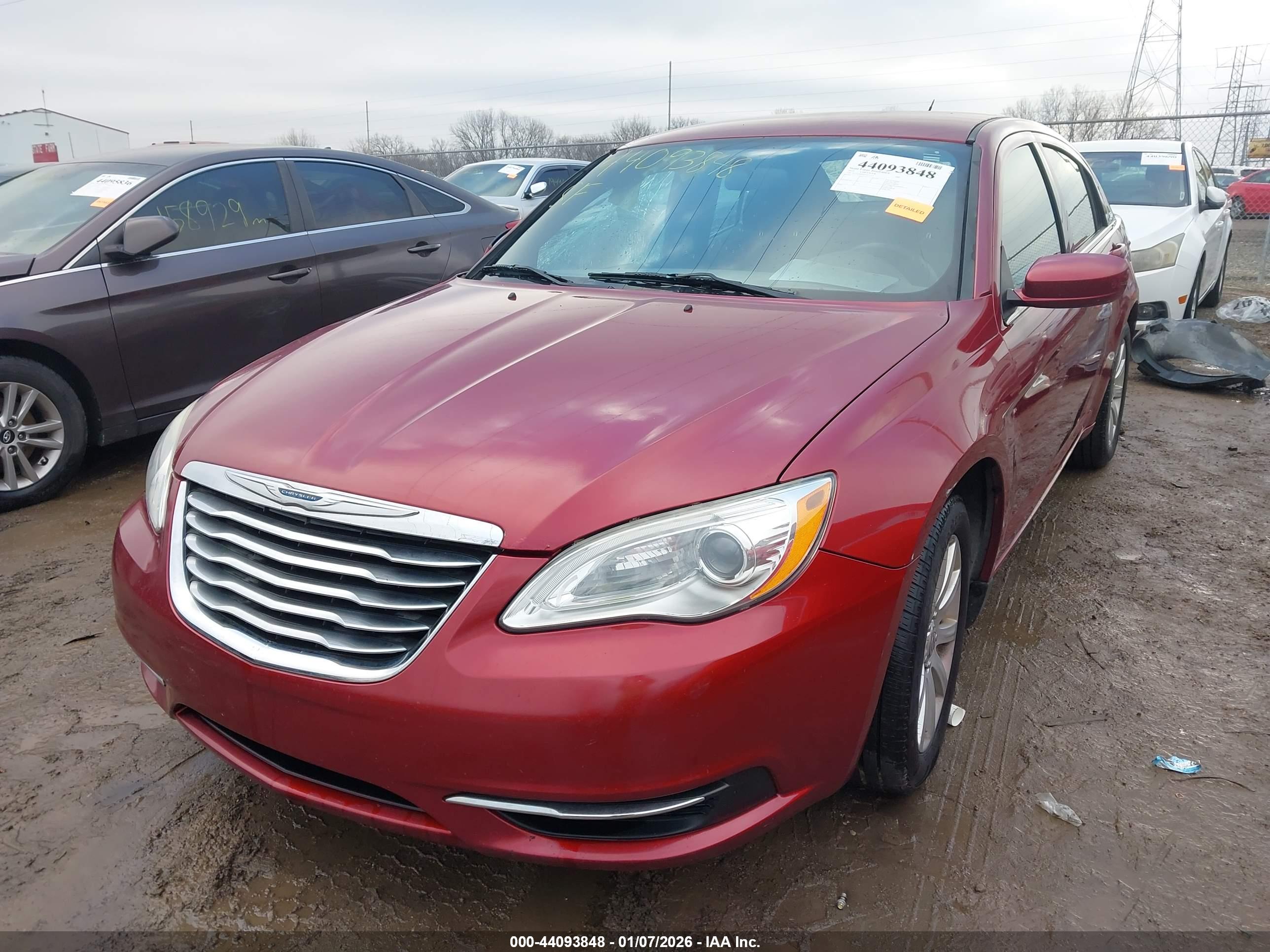 CHRYSLER 200 image 2