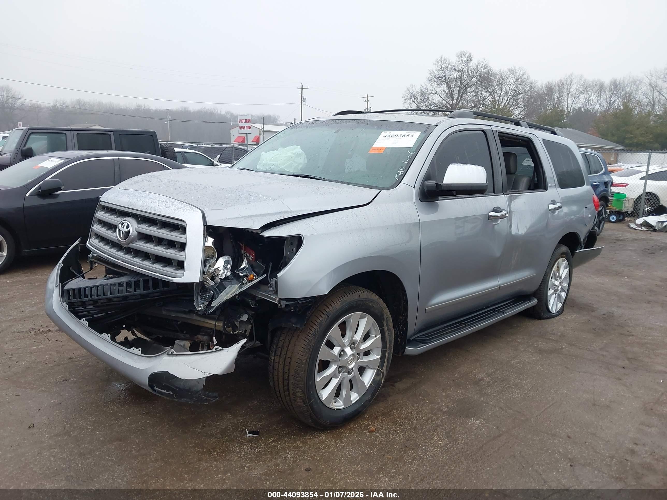 TOYOTA SEQUOIA image 6