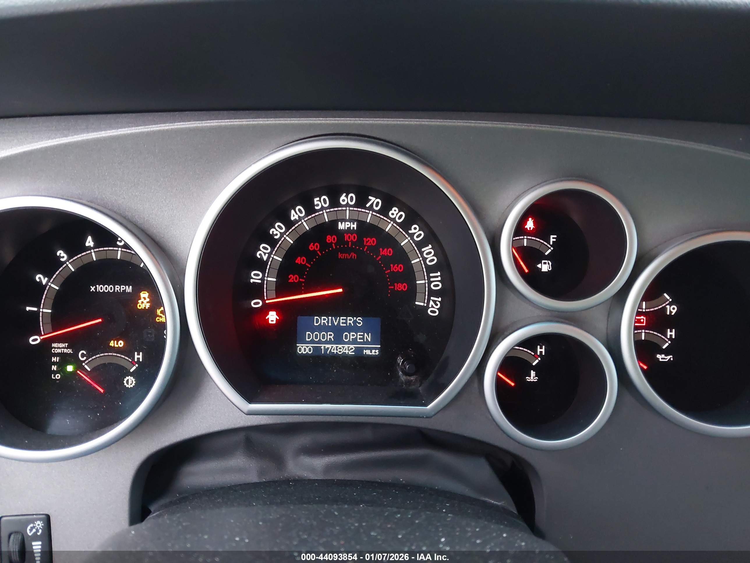 TOYOTA SEQUOIA image 7