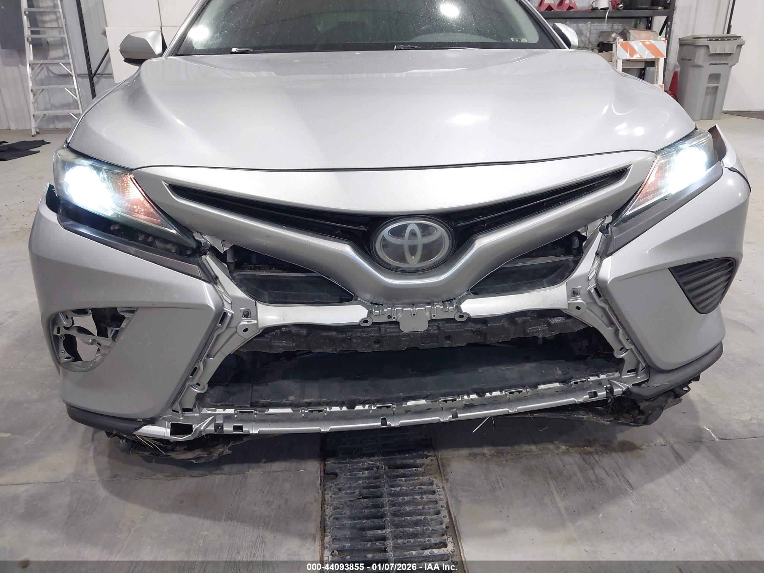 TOYOTA CAMRY image 6