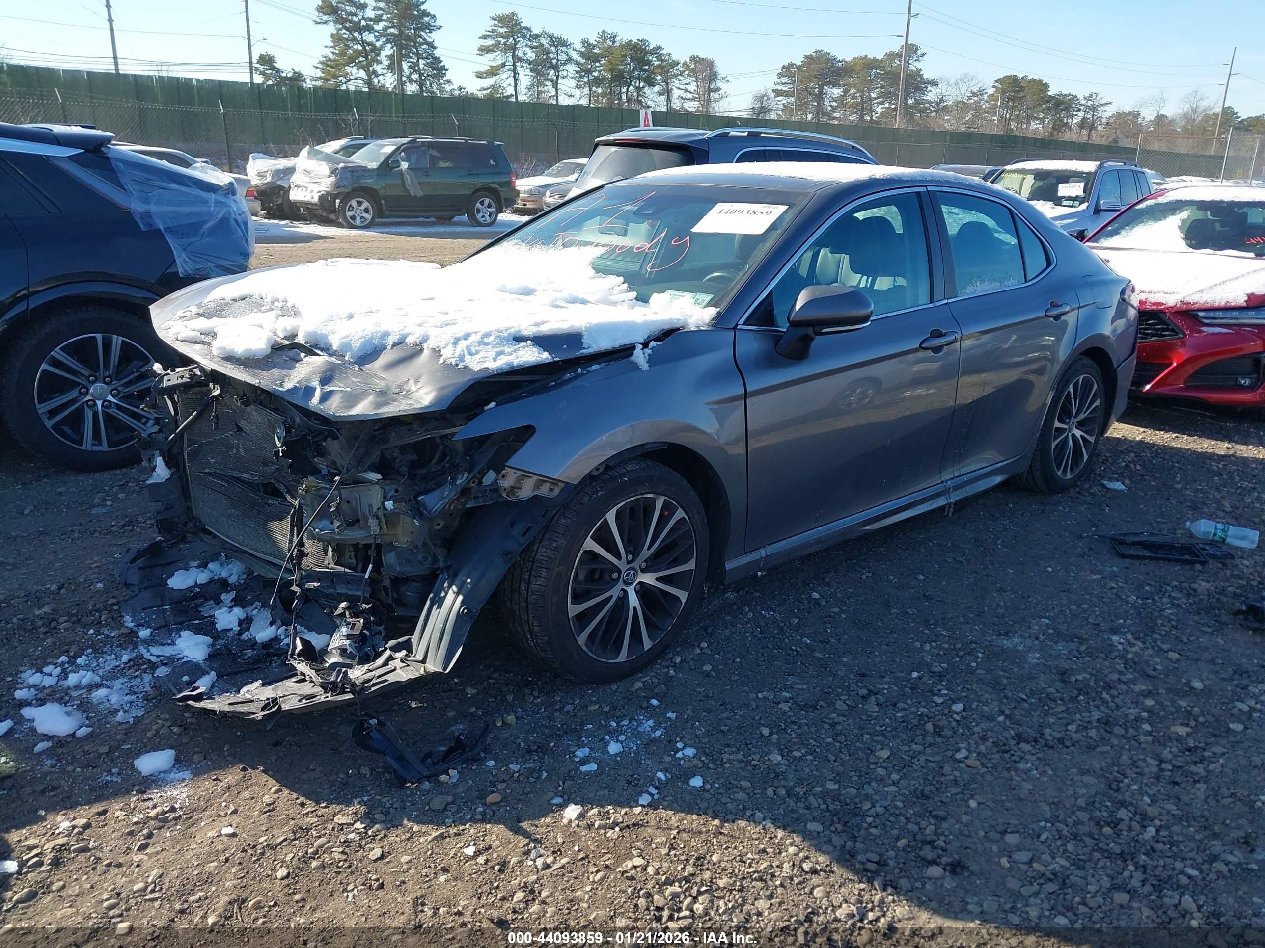 TOYOTA CAMRY image 2