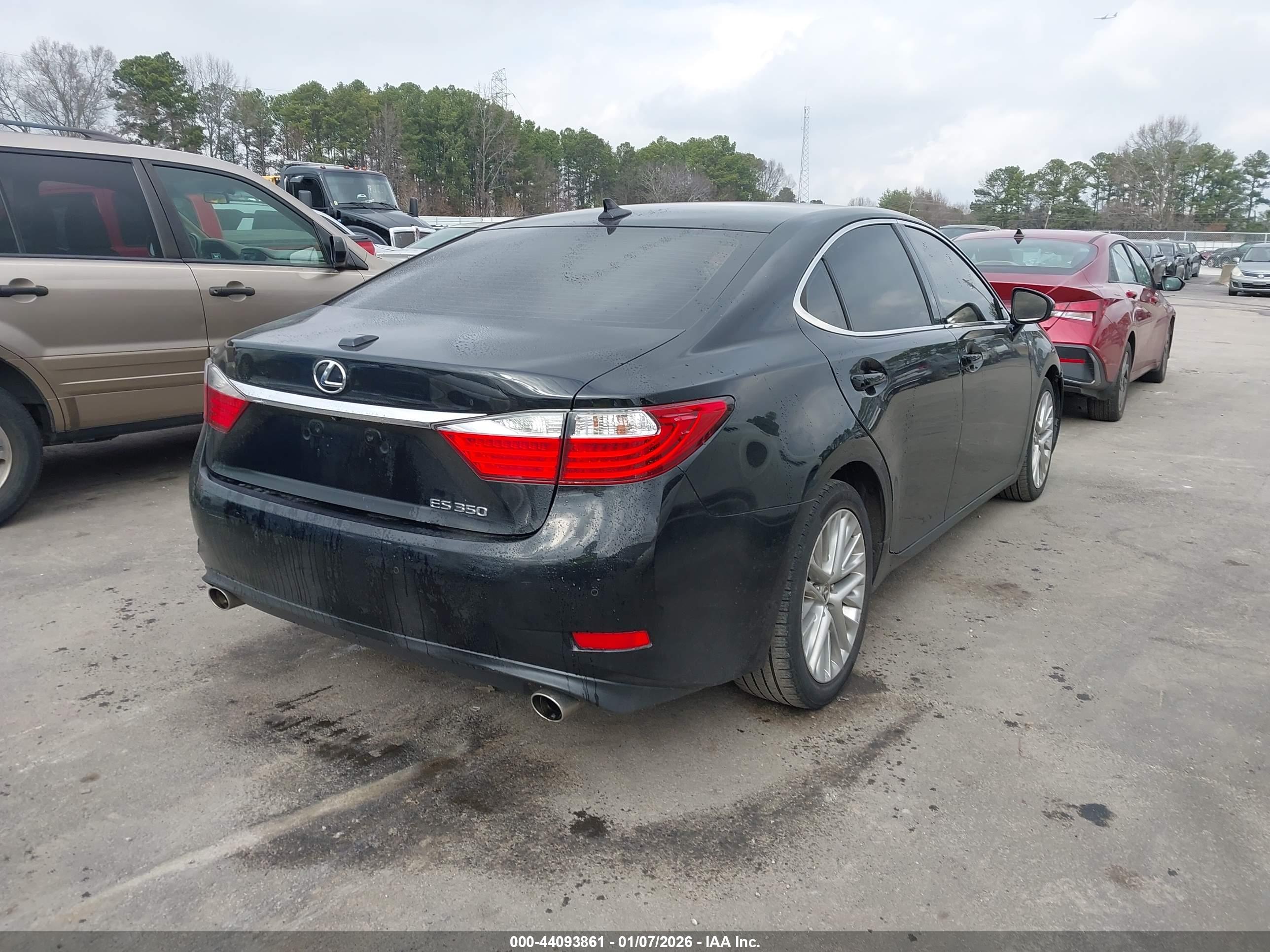 LEXUS ES image 4