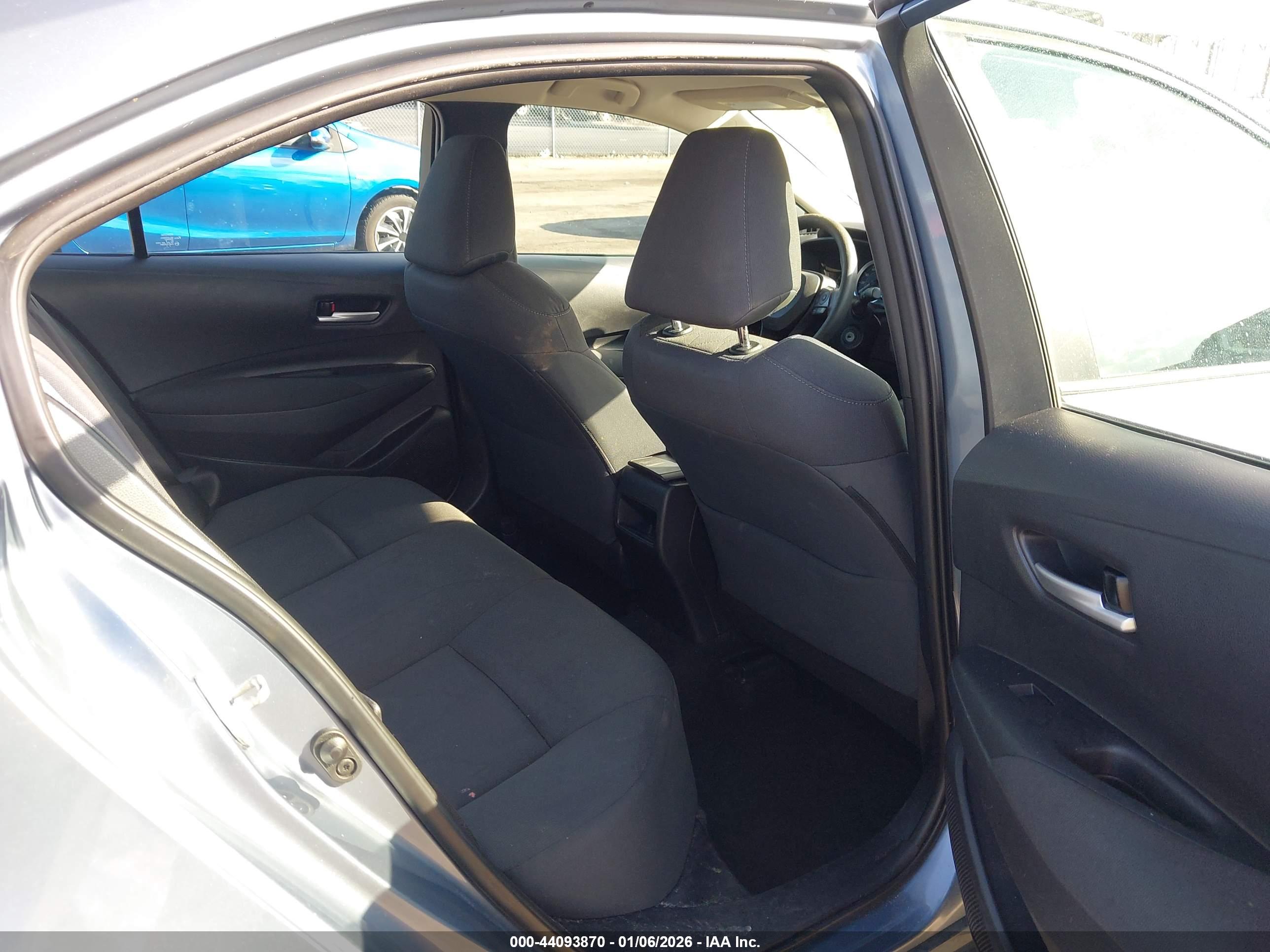 TOYOTA COROLLA image 8