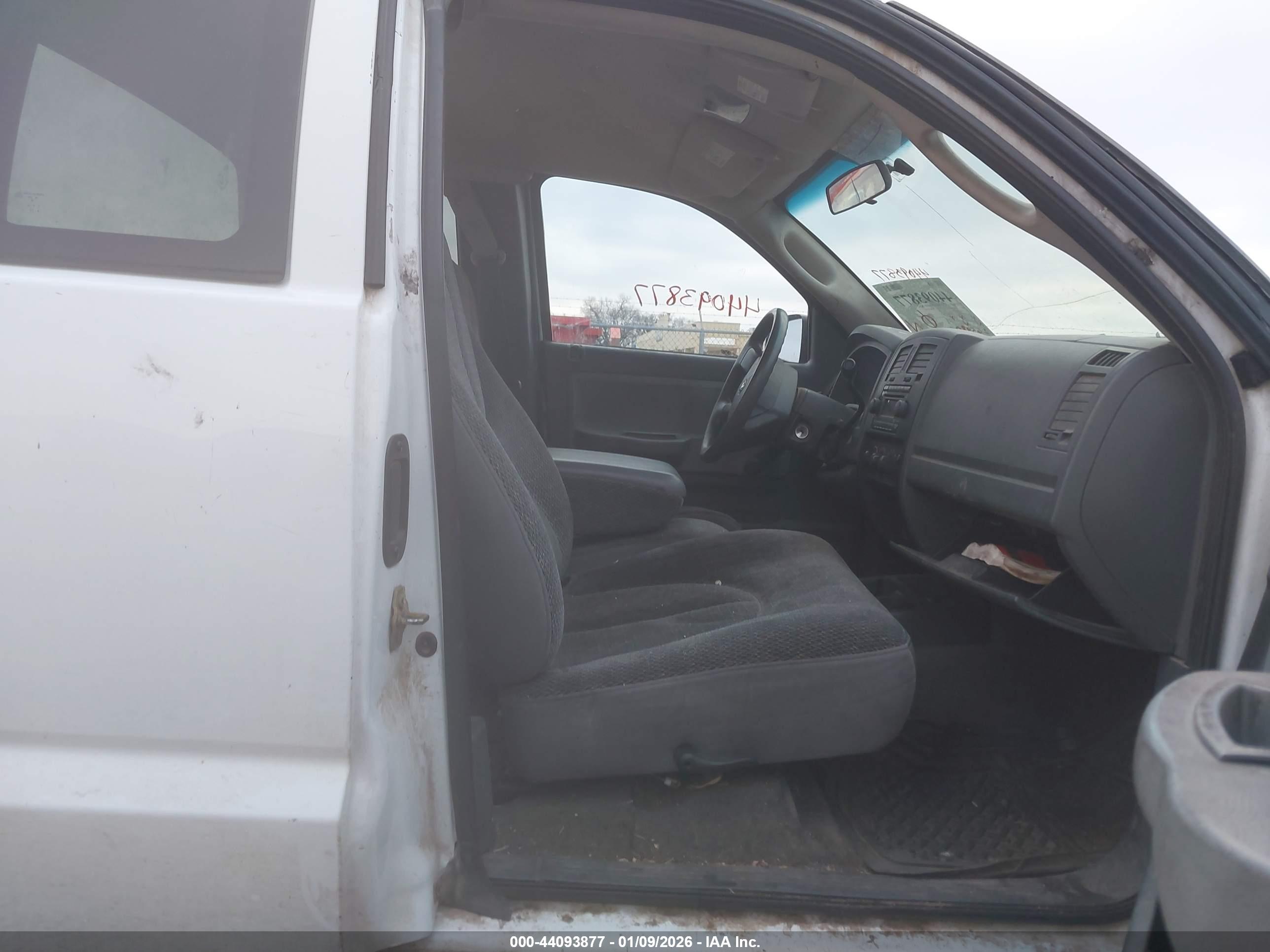 DODGE DAKOTA image 5