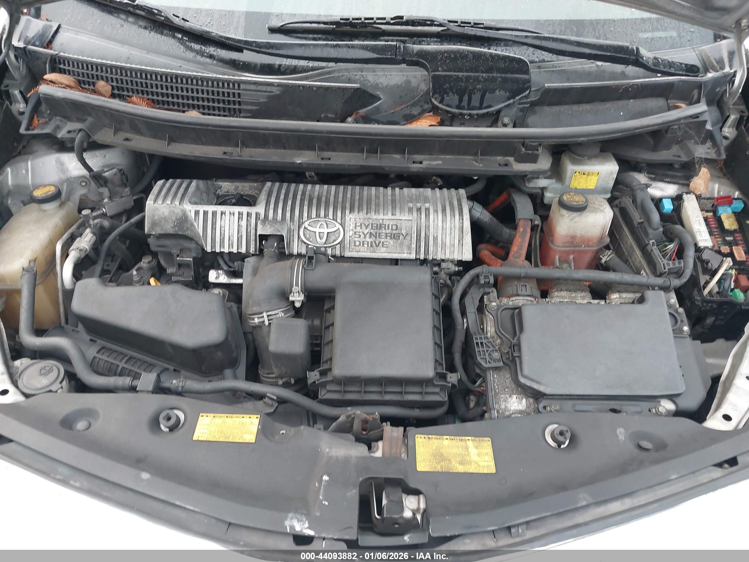 TOYOTA PRIUS image 10