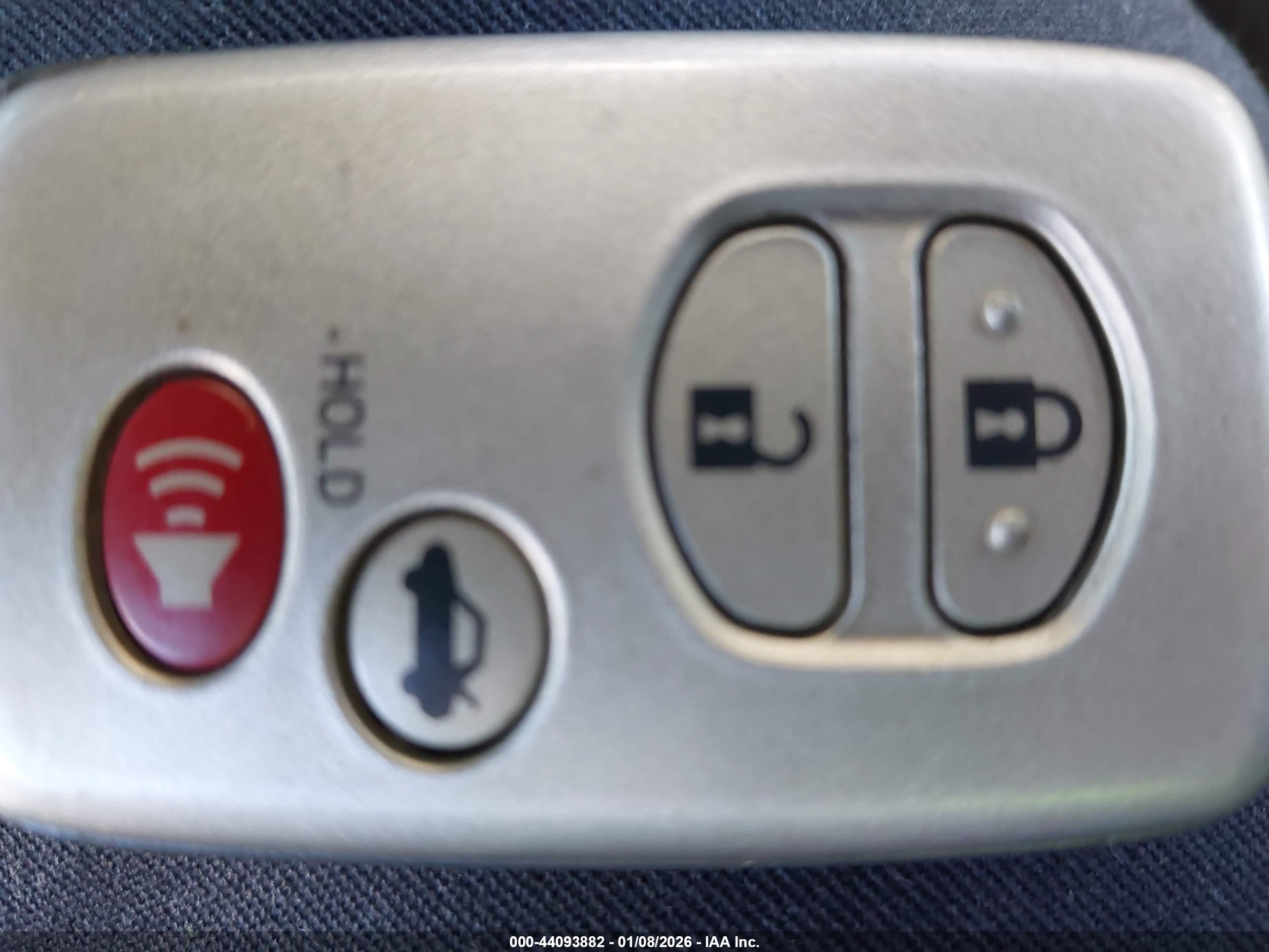 TOYOTA PRIUS image 11