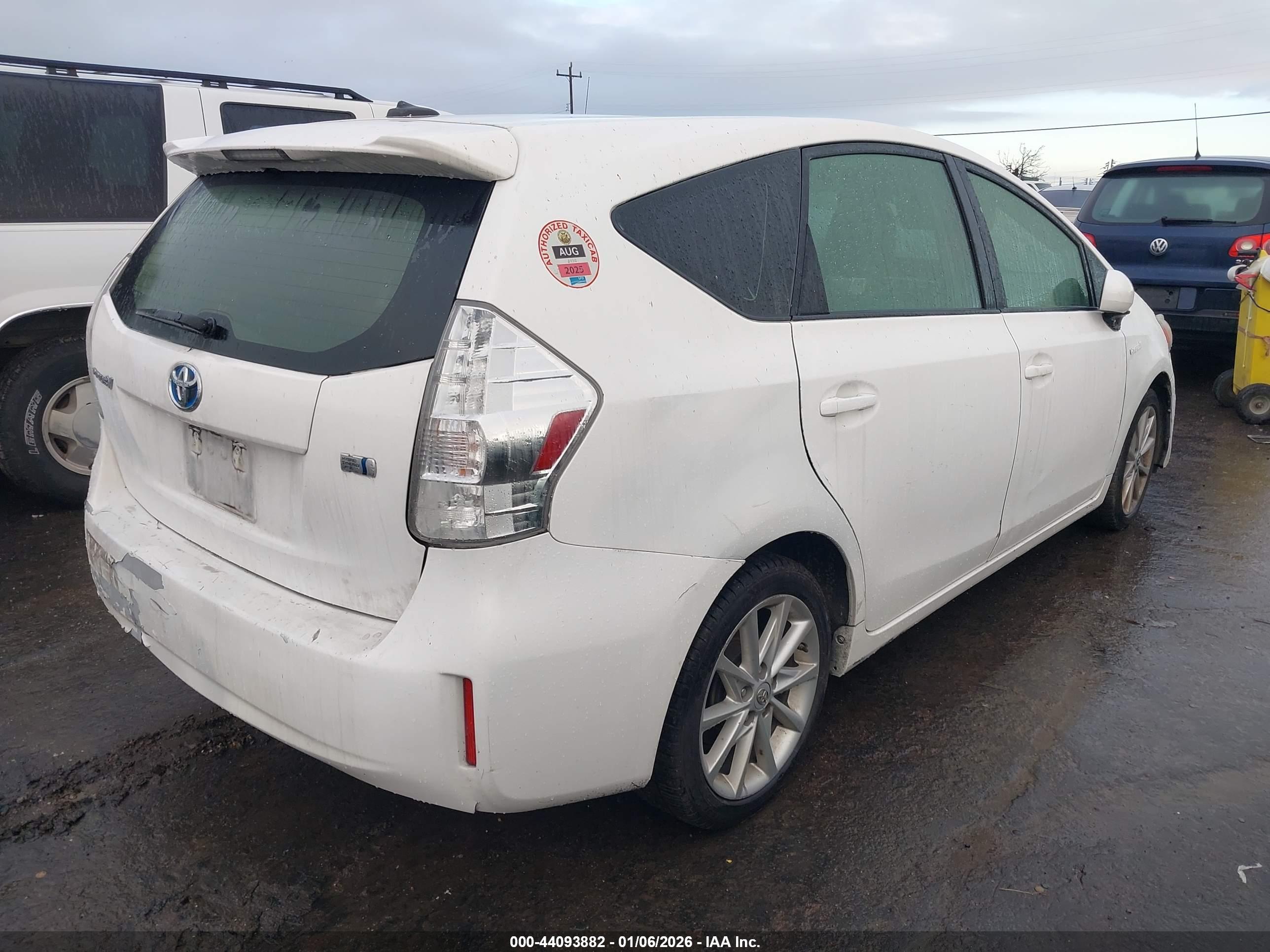 TOYOTA PRIUS image 4