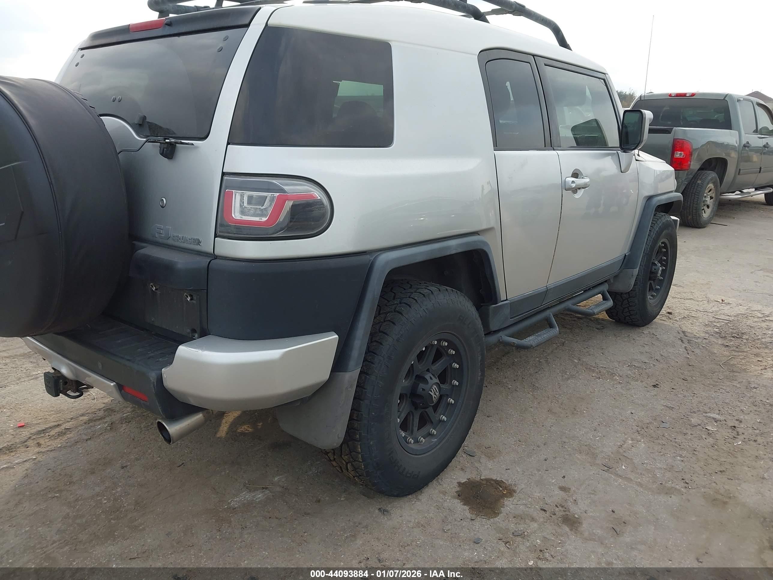 TOYOTA FJ image 4