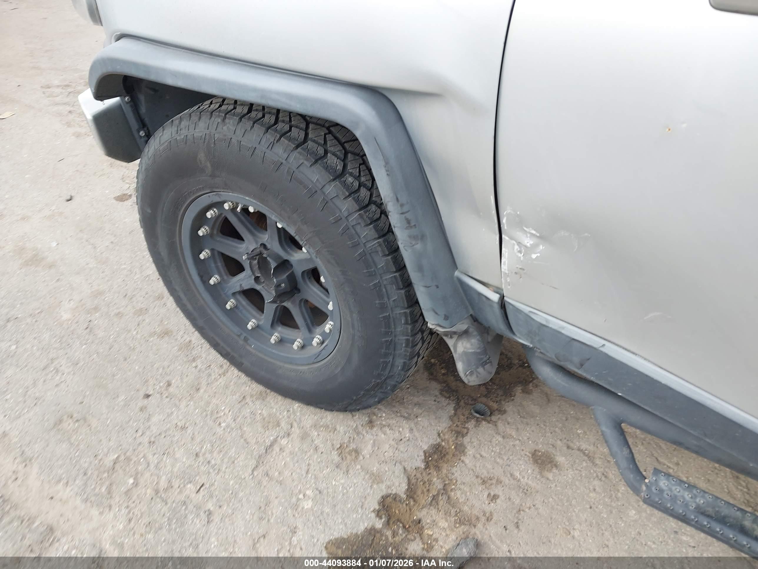 TOYOTA FJ image 6
