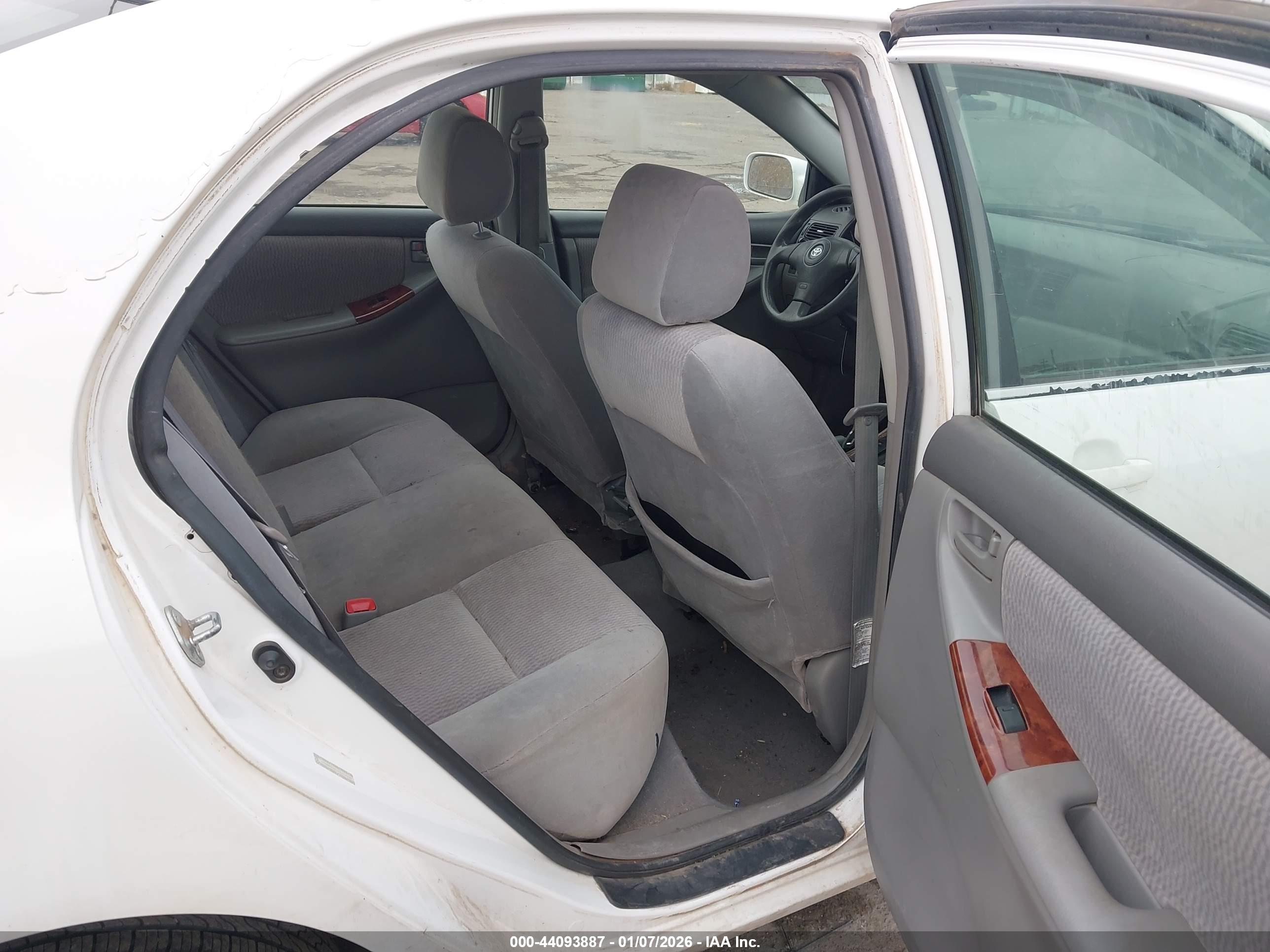 TOYOTA COROLLA image 8