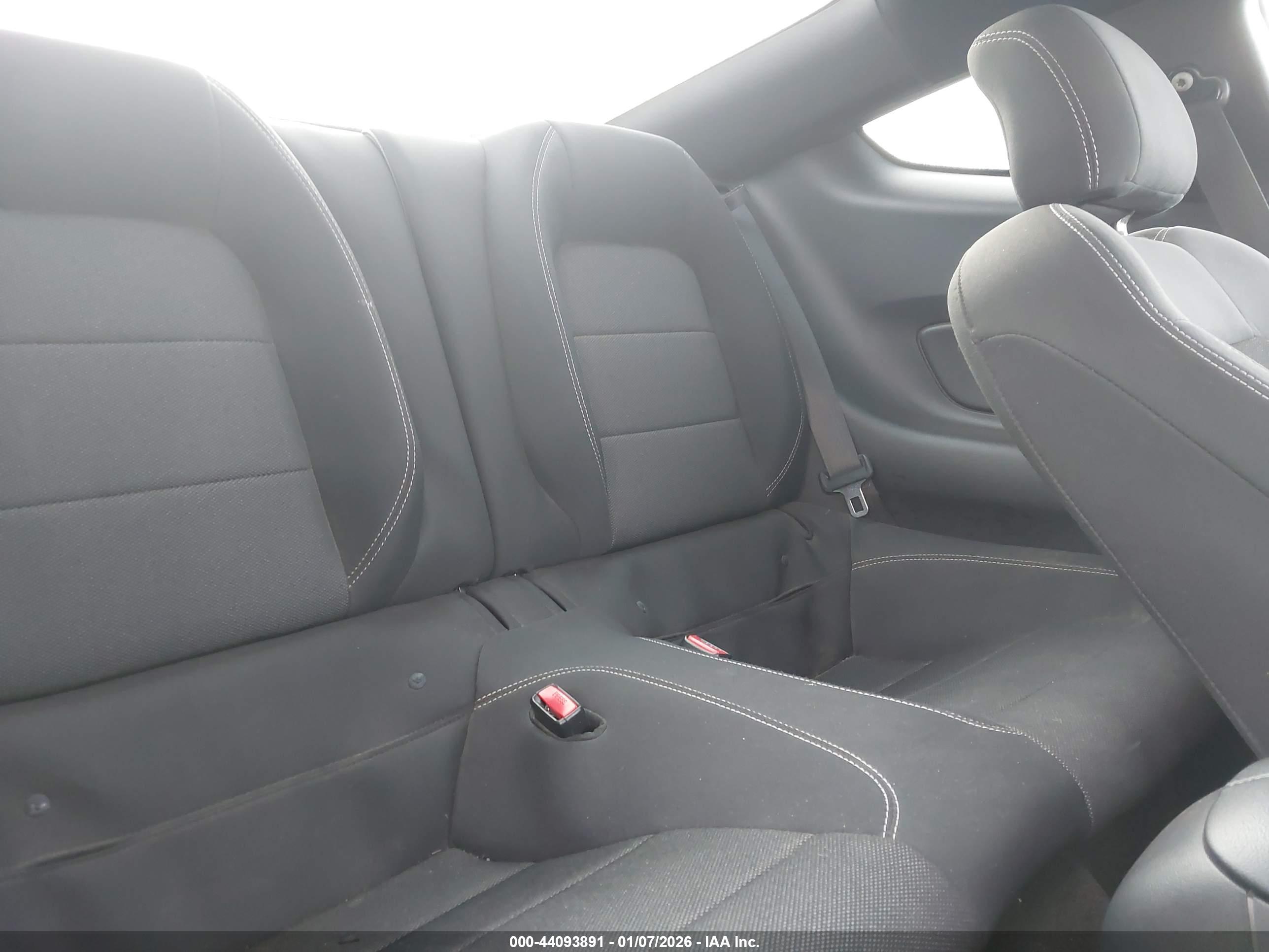 FORD MUSTANG image 8