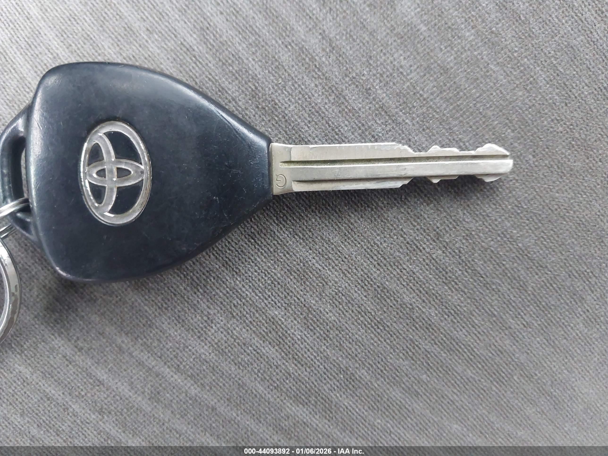 TOYOTA COROLLA image 11