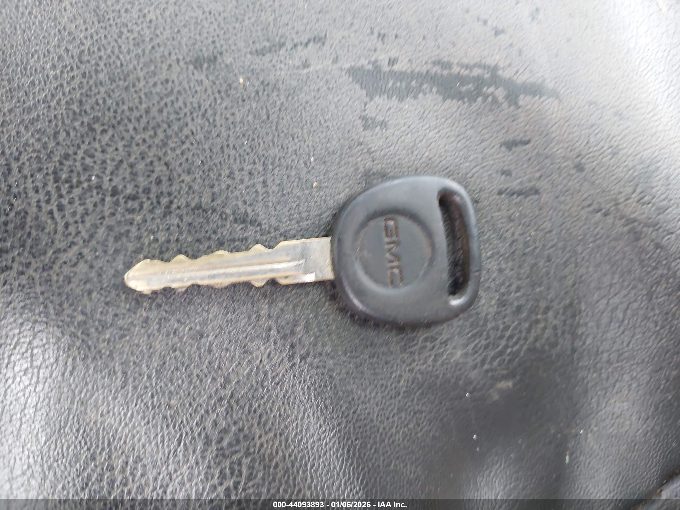 GMC SIERRA image 11