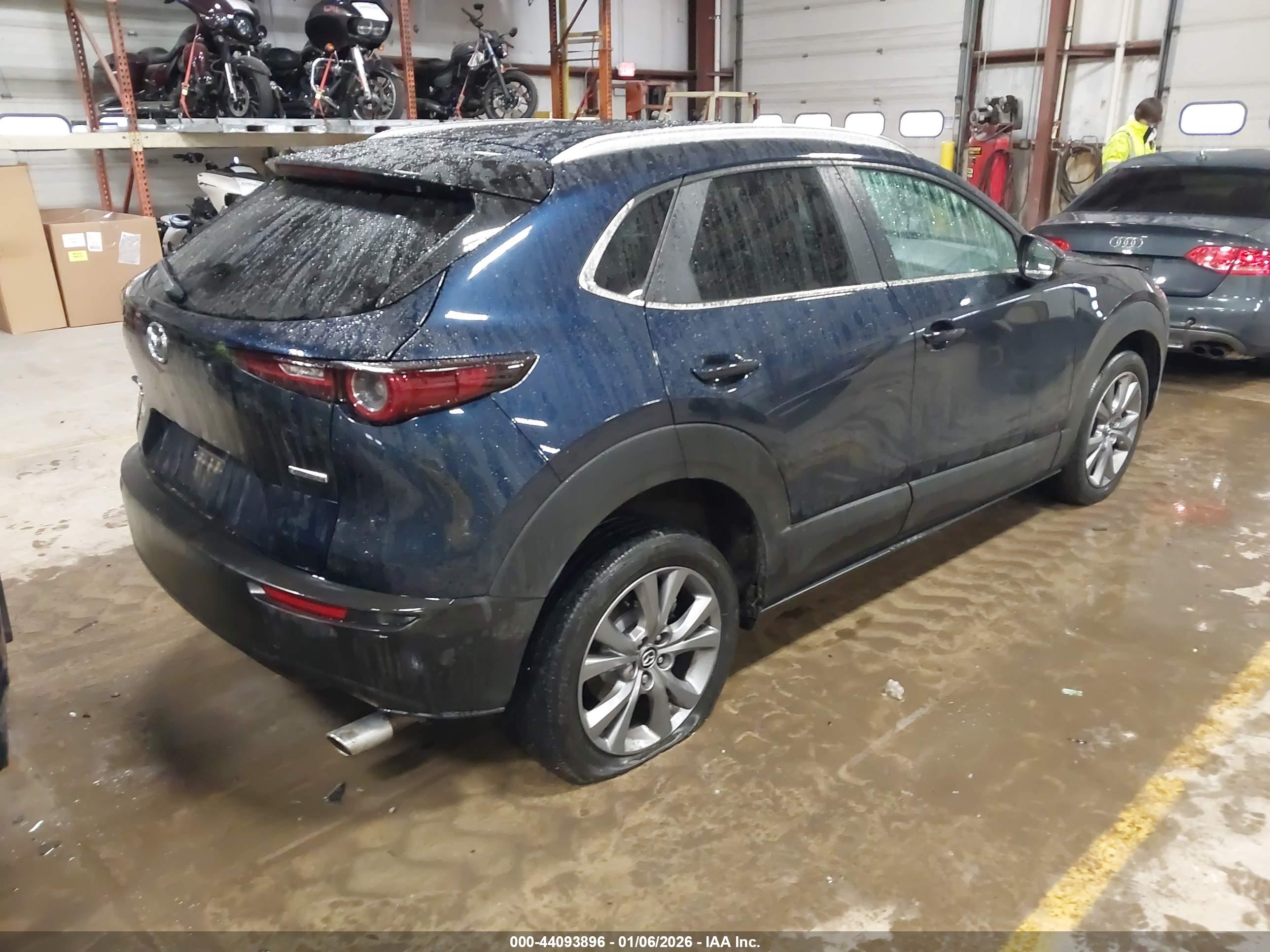 MAZDA CX-30 image 4