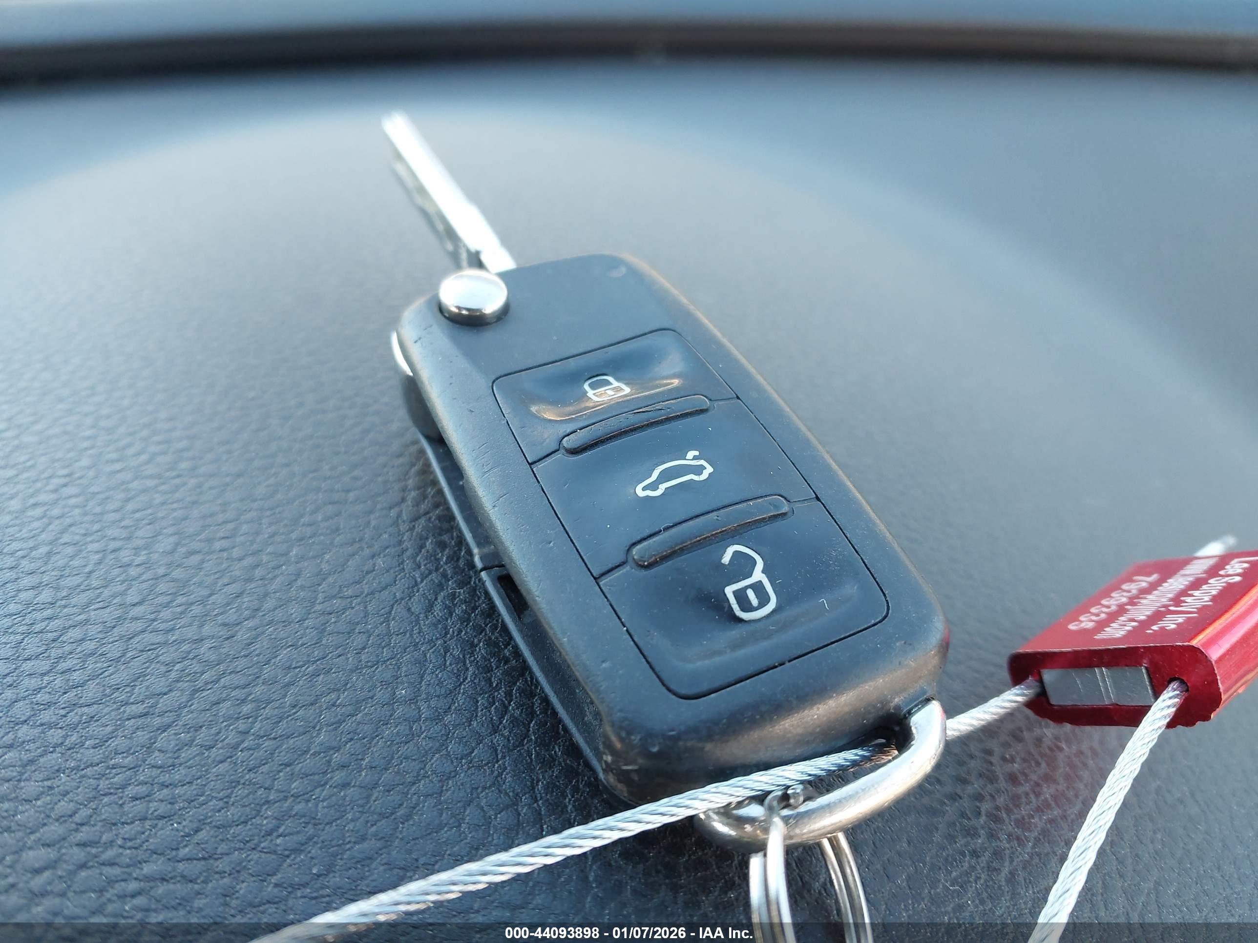 VOLKSWAGEN PASSAT image 11