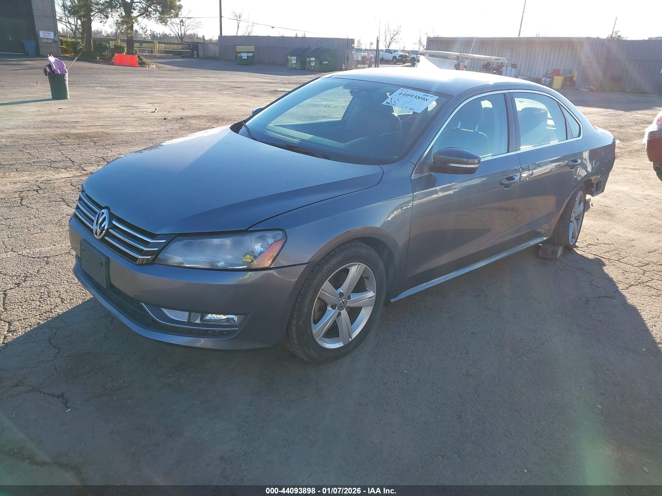 VOLKSWAGEN PASSAT image 2