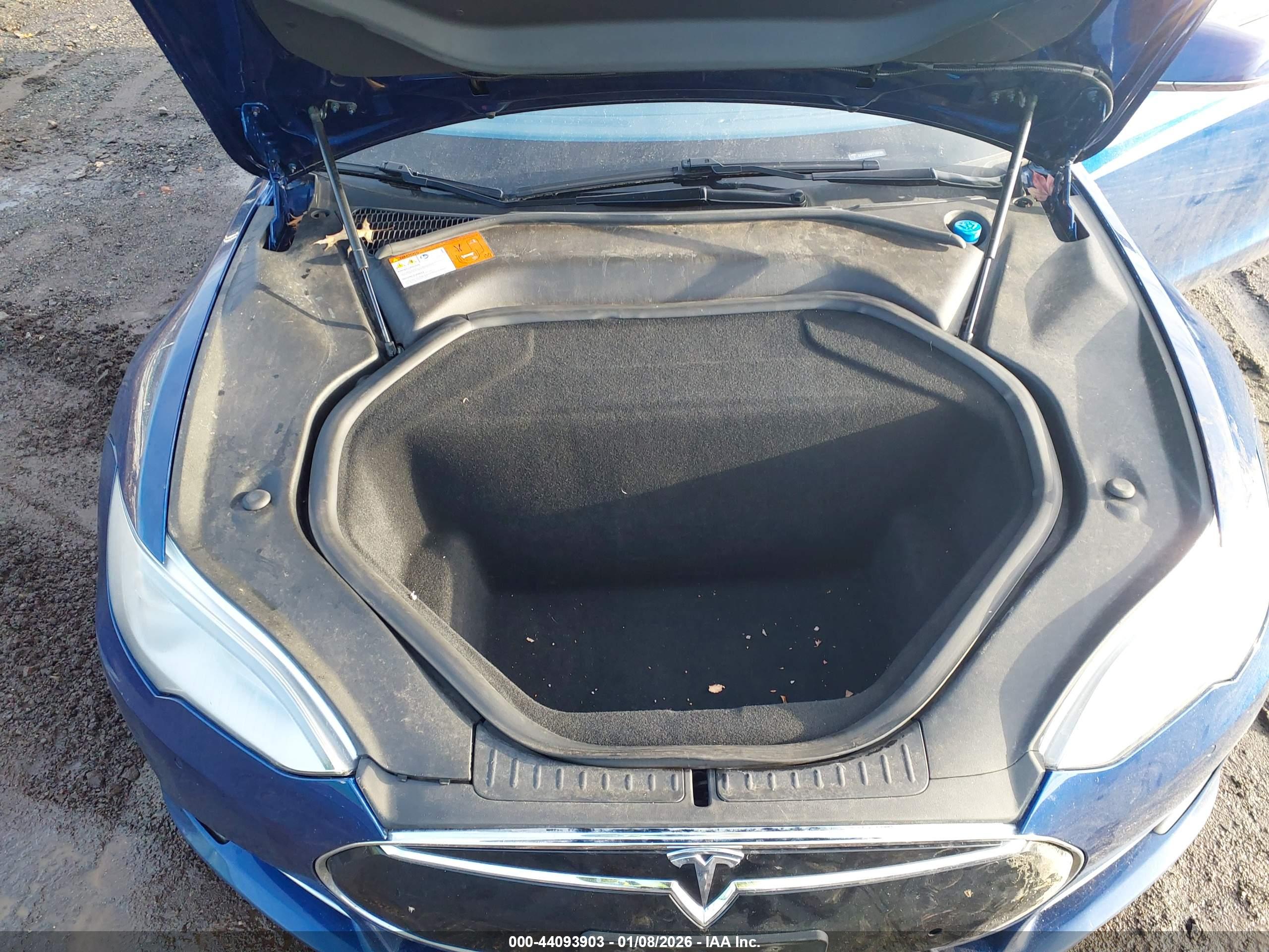 TESLA MODEL image 10