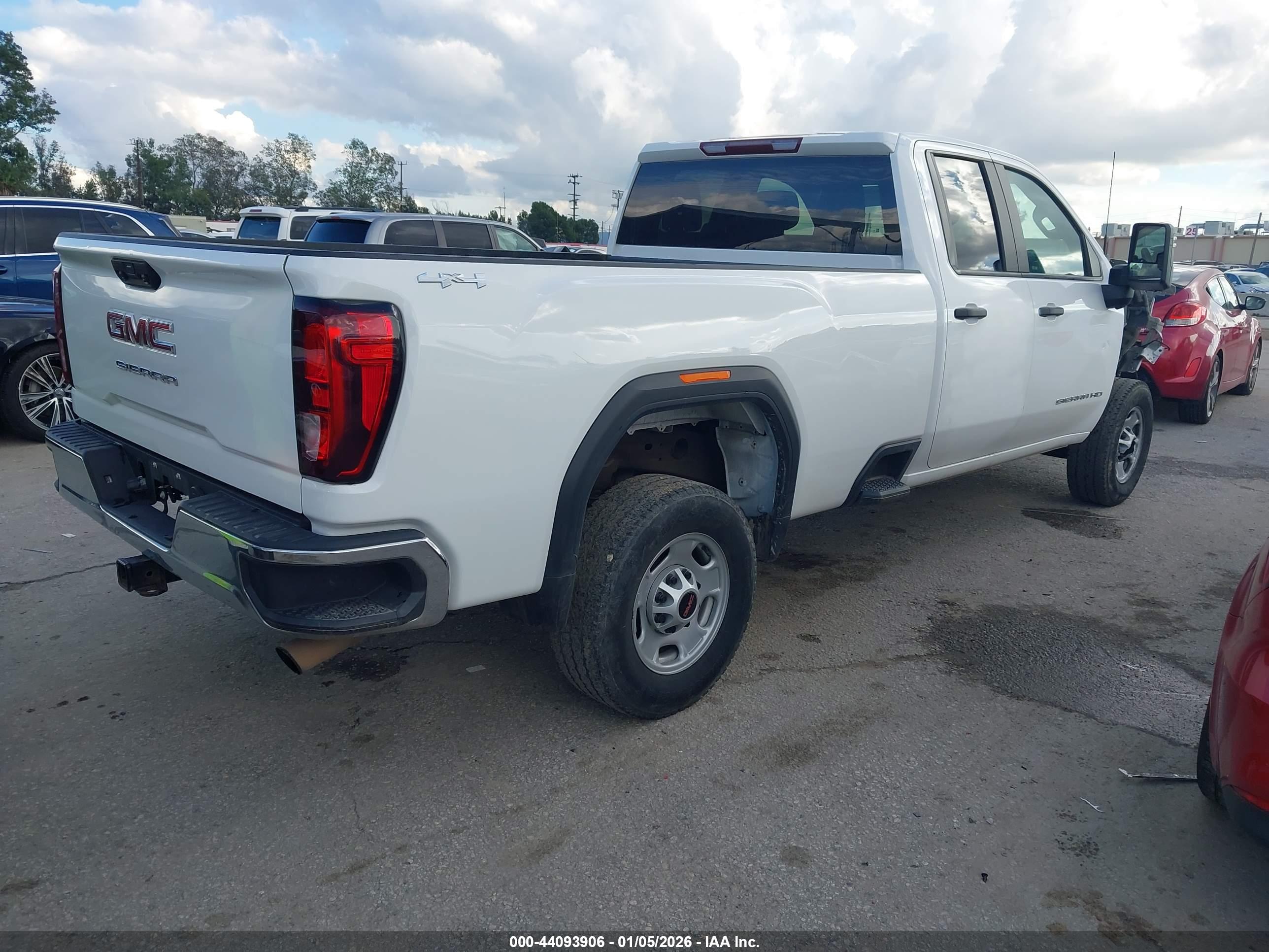 GMC SIERRA image 4