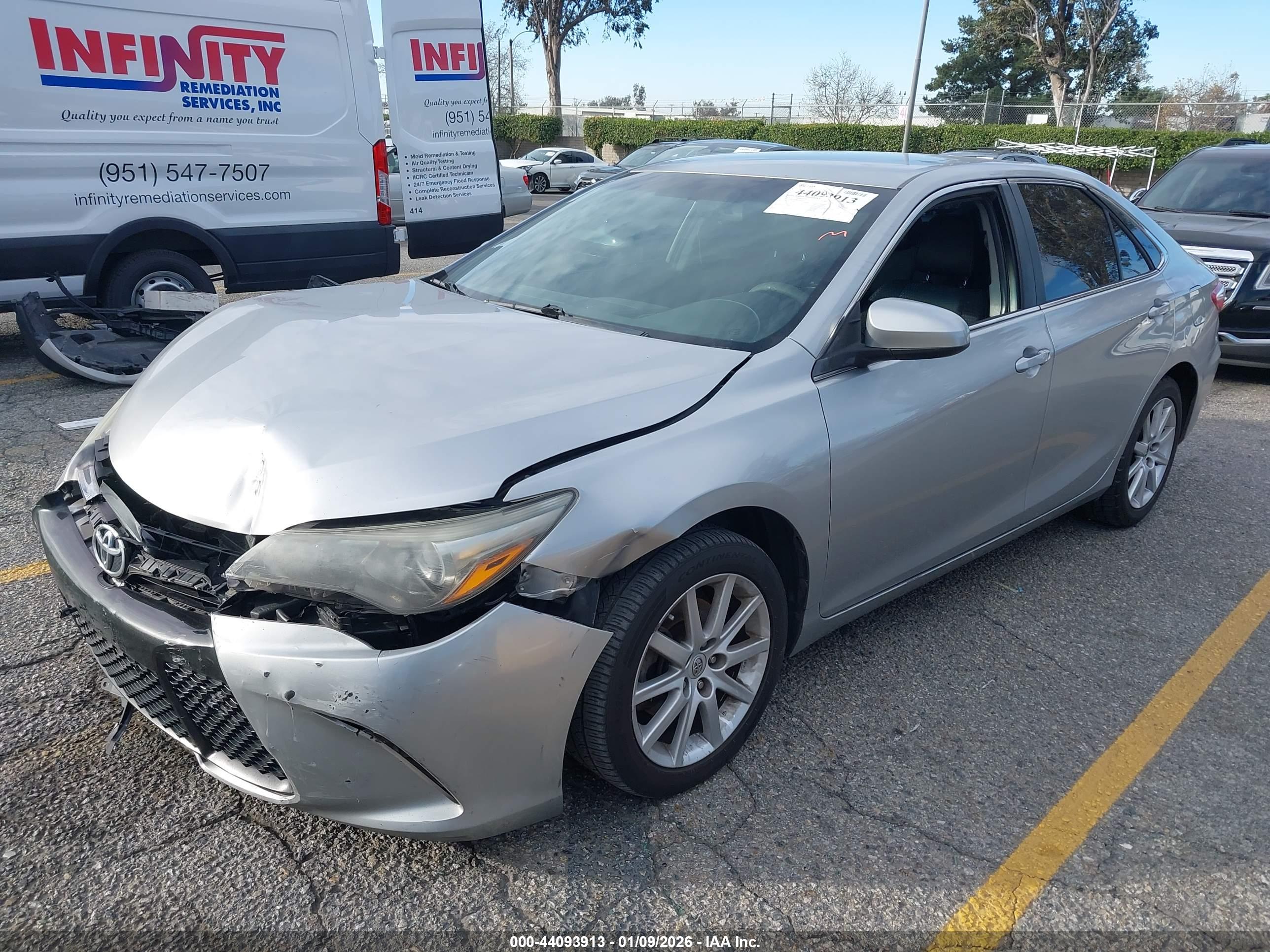 TOYOTA CAMRY image 2