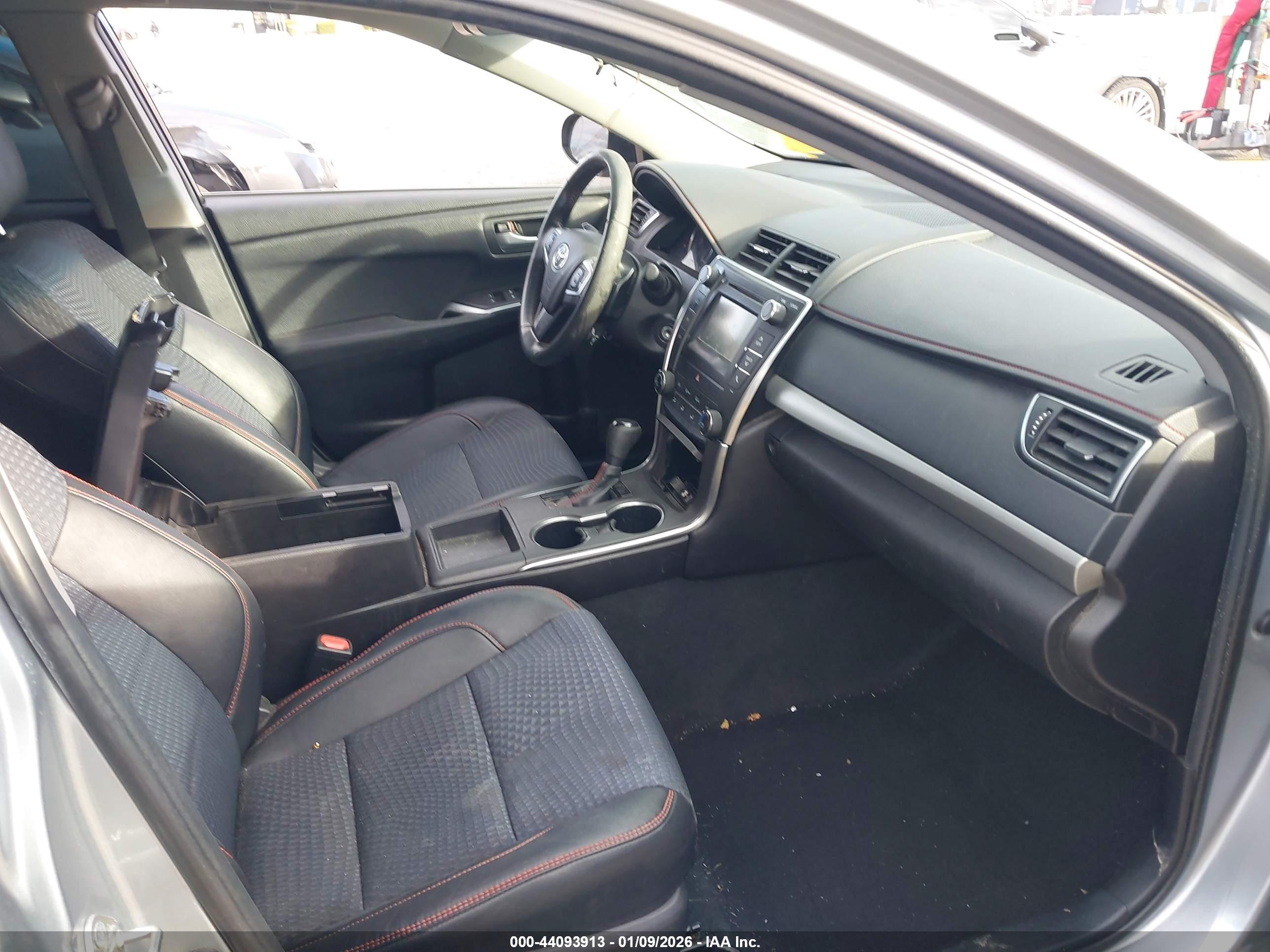 TOYOTA CAMRY image 5