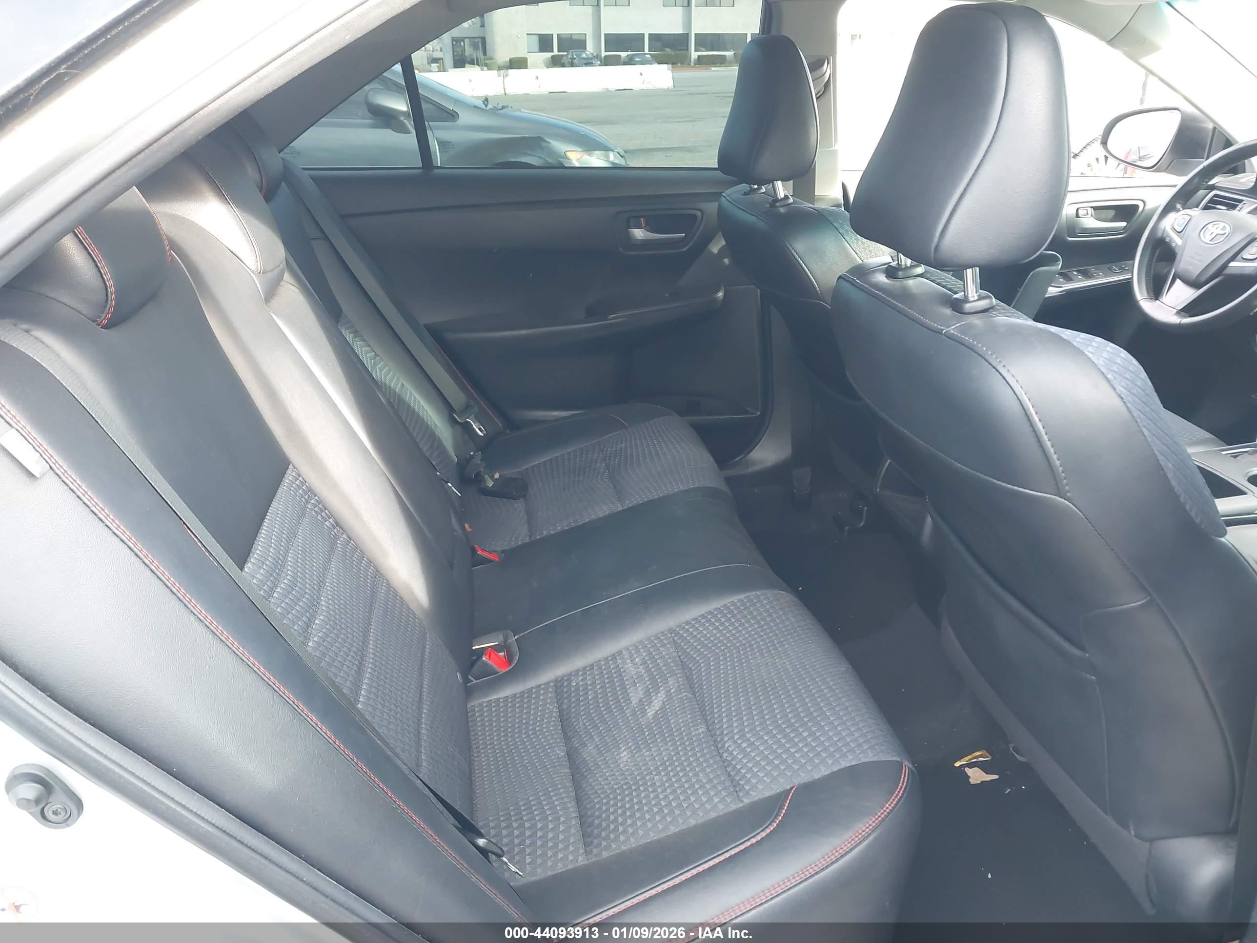 TOYOTA CAMRY image 8