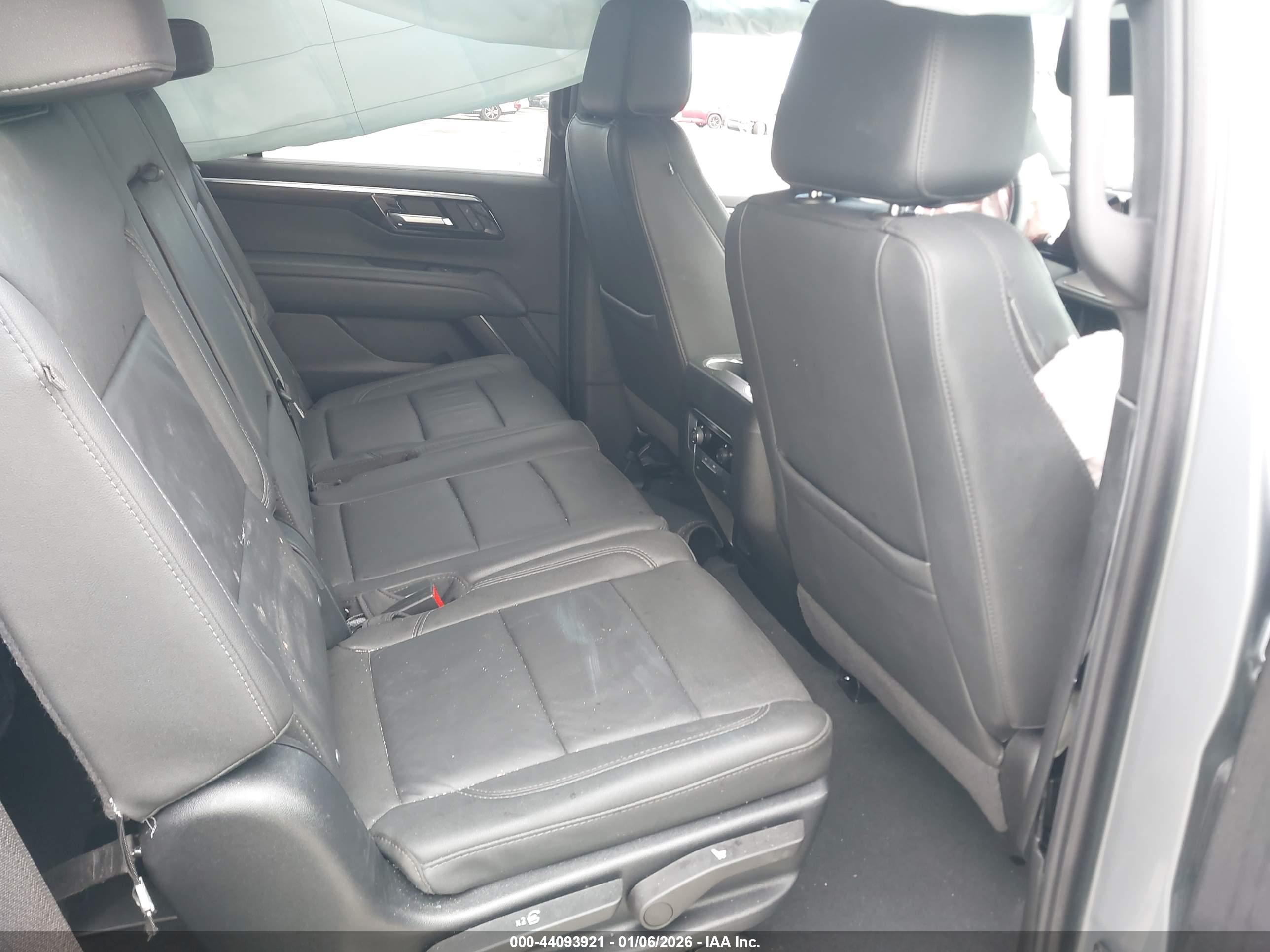 CHEVROLET TAHOE image 8