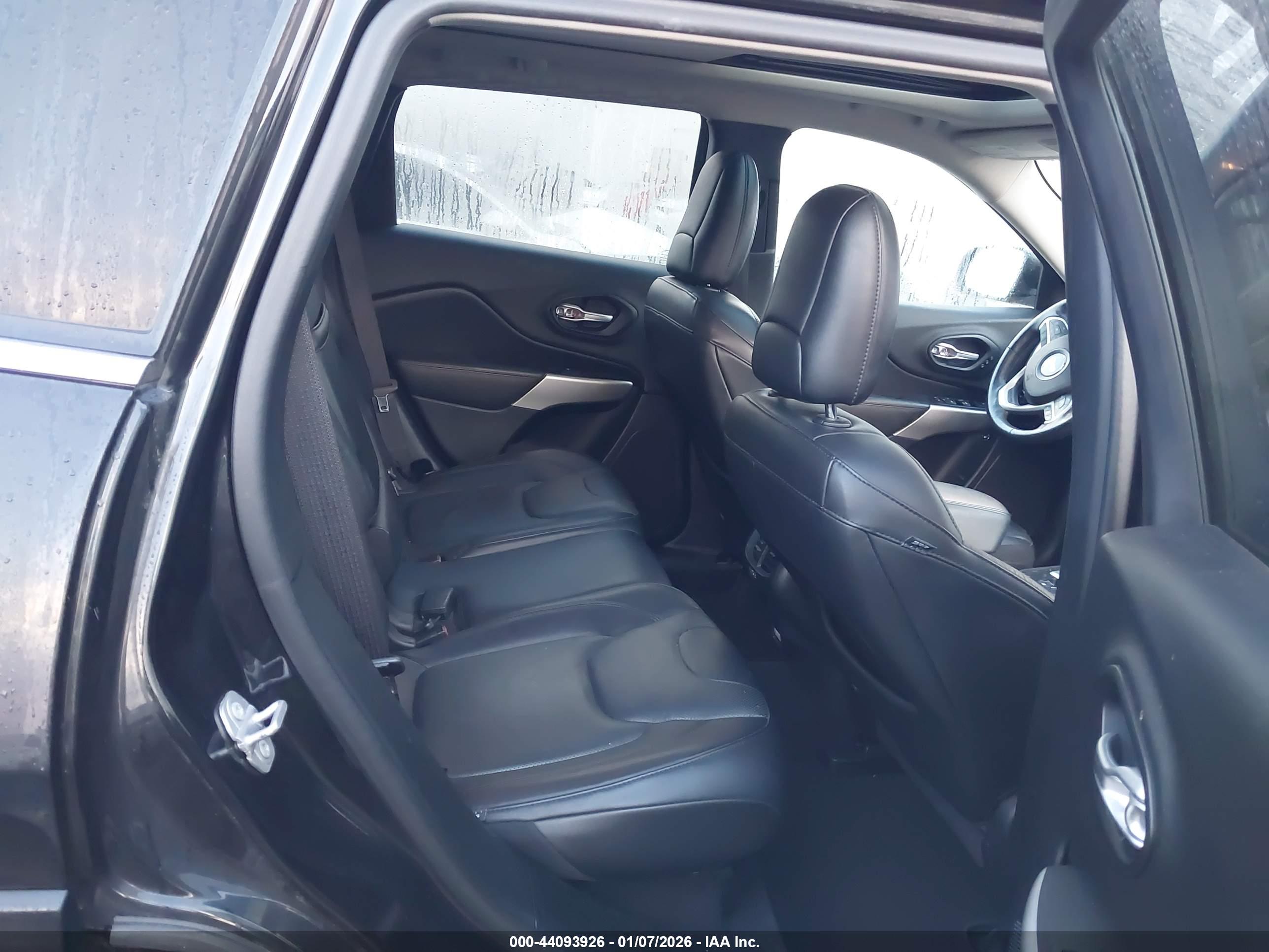 JEEP CHEROKEE image 8