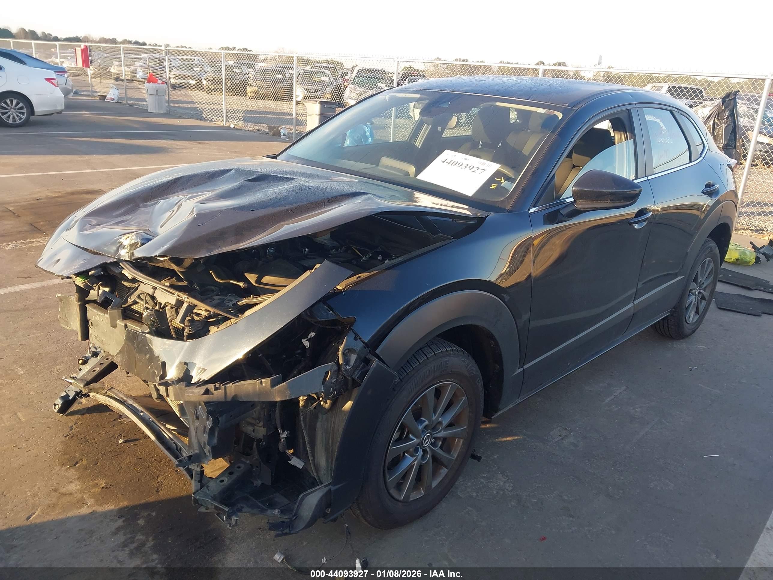 MAZDA CX-30 image 2