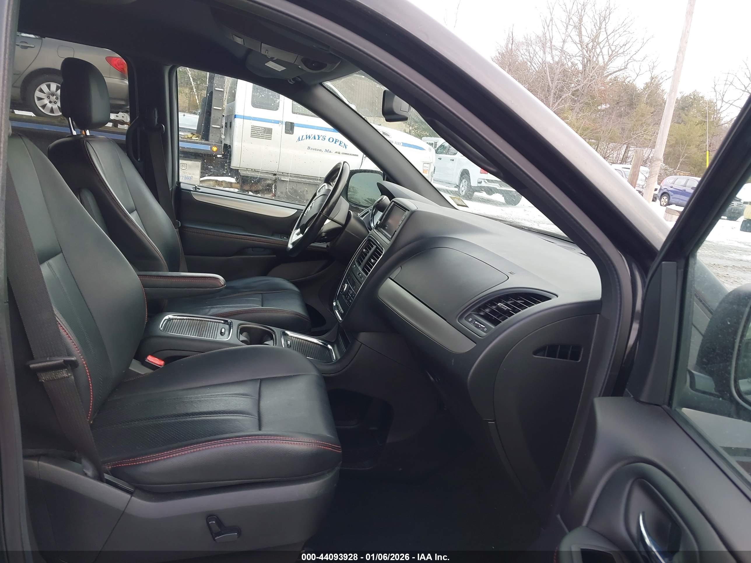DODGE GRAND image 5
