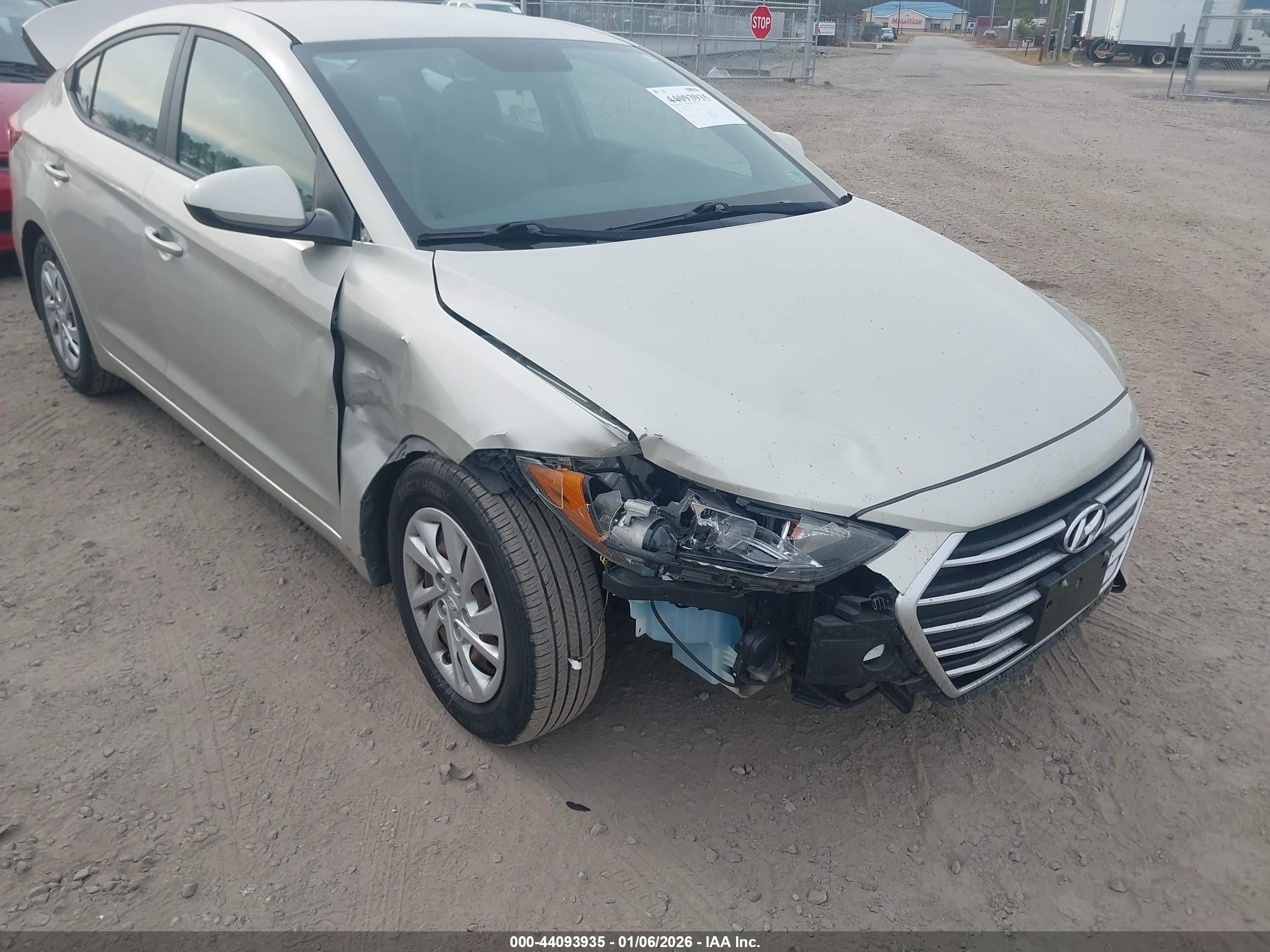 HYUNDAI ELANTRA image 6