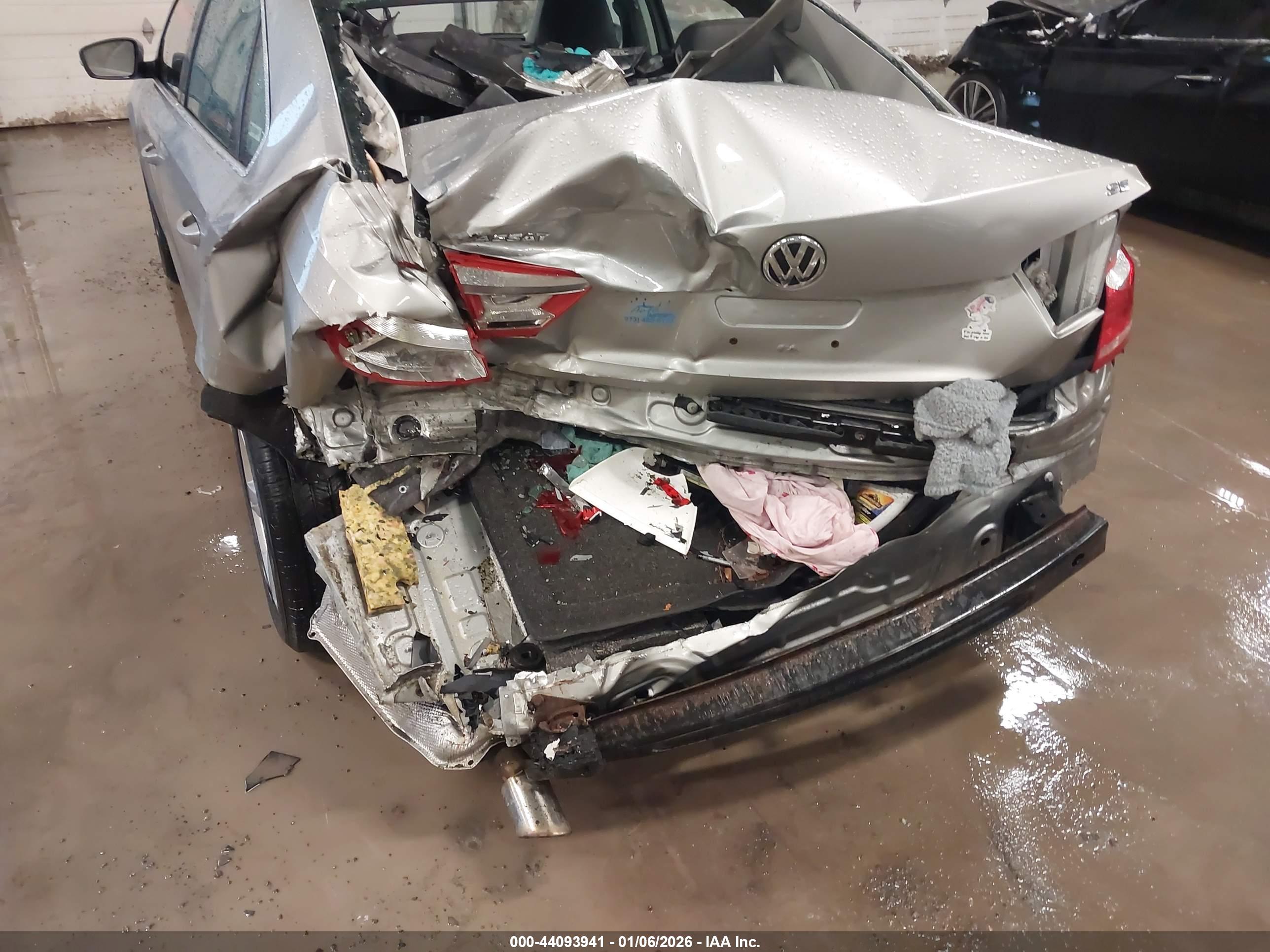 VOLKSWAGEN PASSAT image 6
