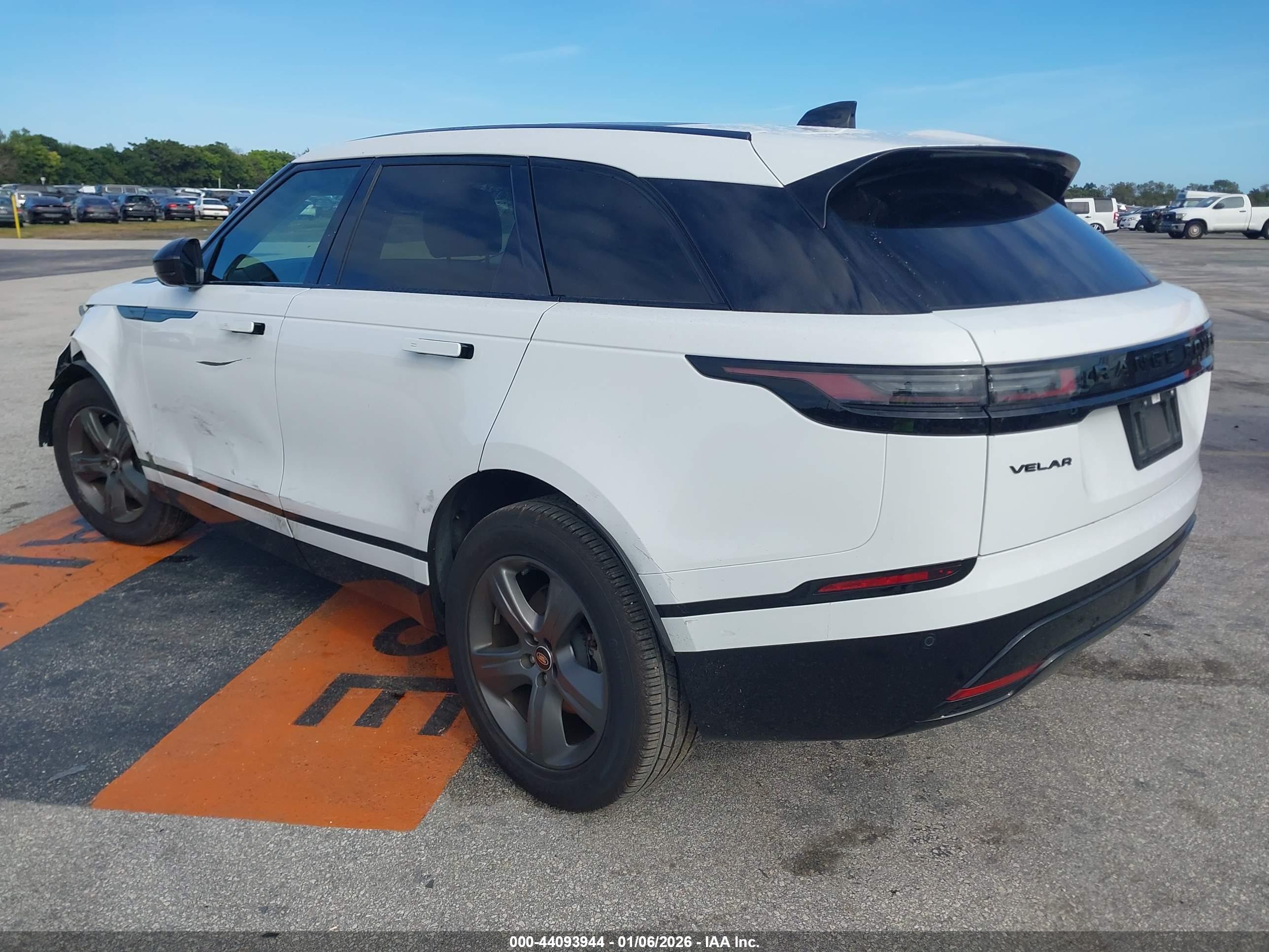 LAND ROVER image 3