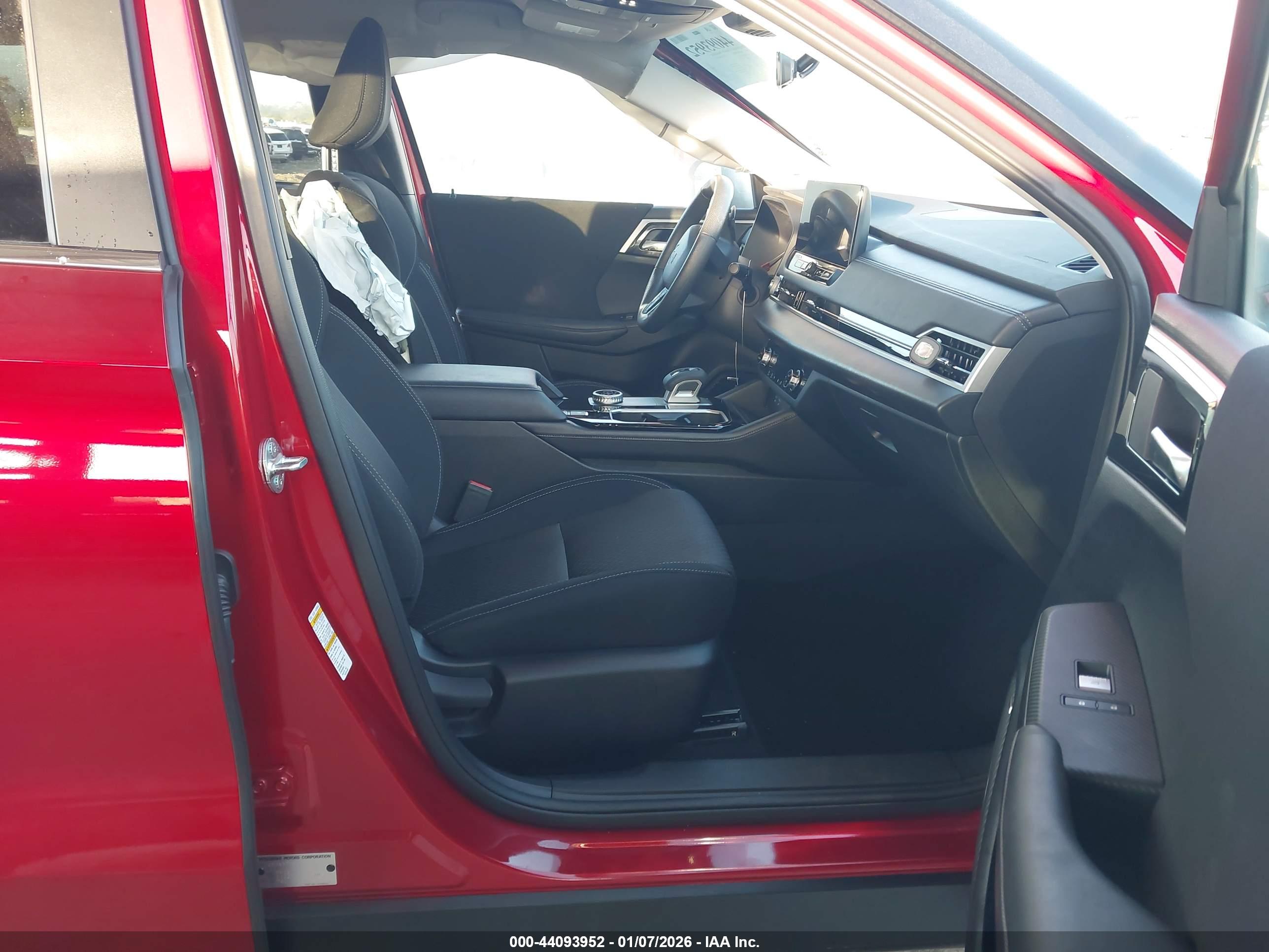 MITSUBISHI OUTLANDER image 5