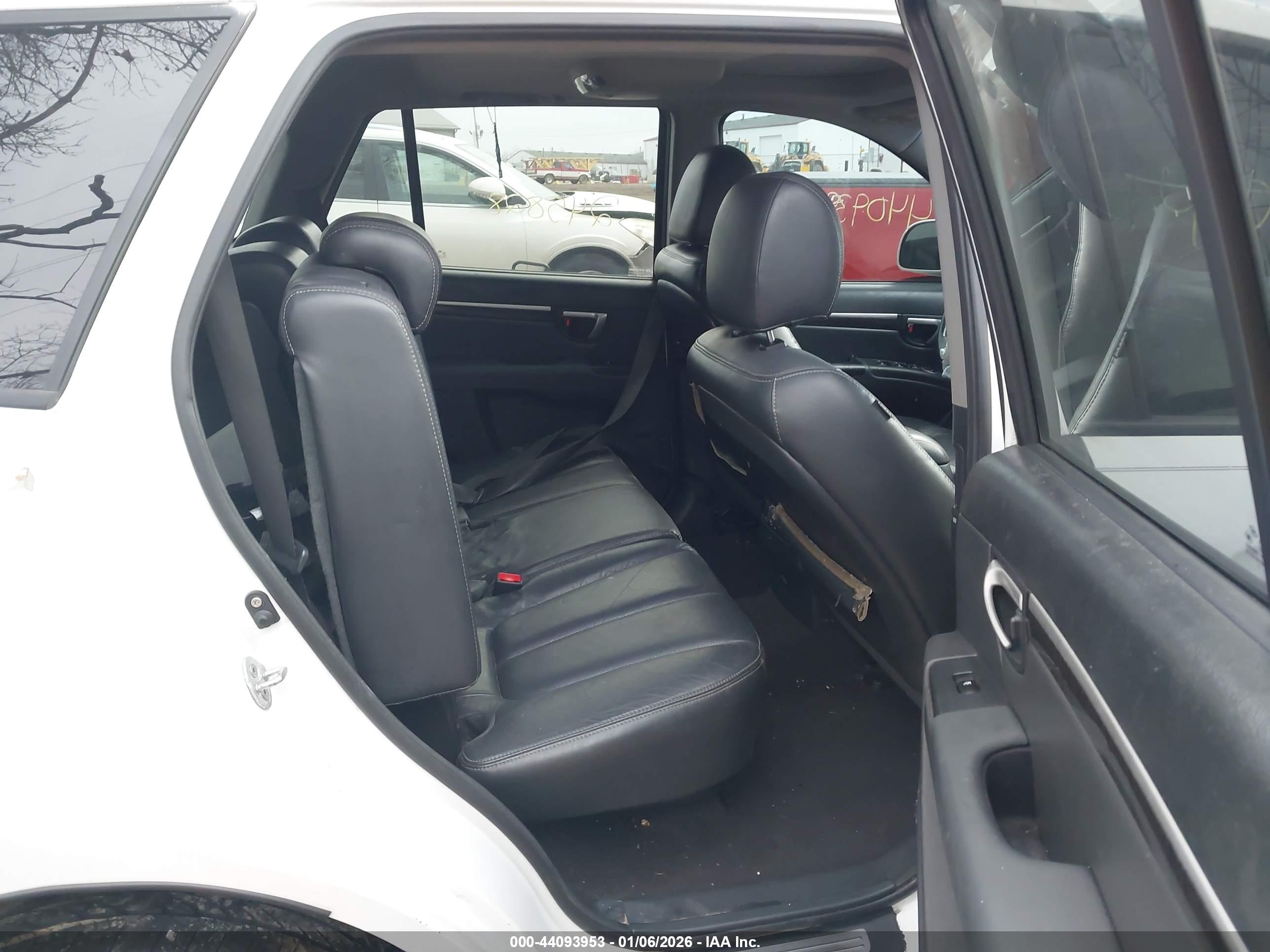 HYUNDAI SANTA image 8