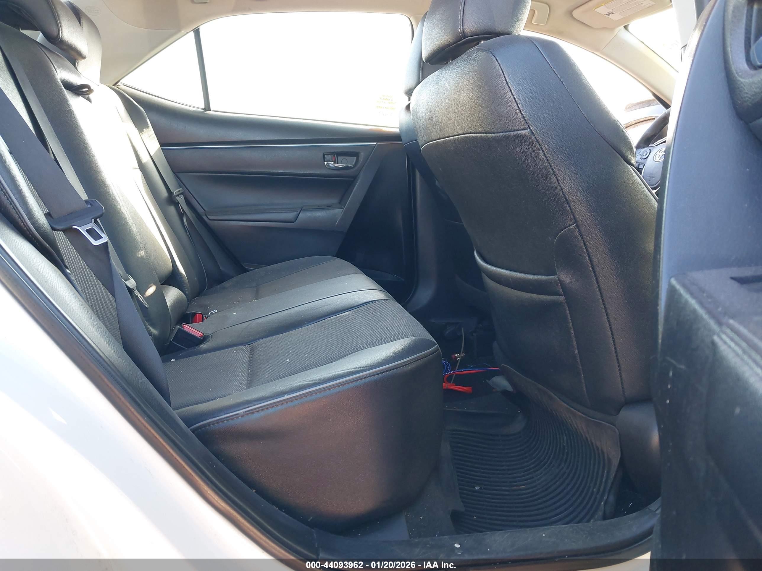 TOYOTA COROLLA image 8