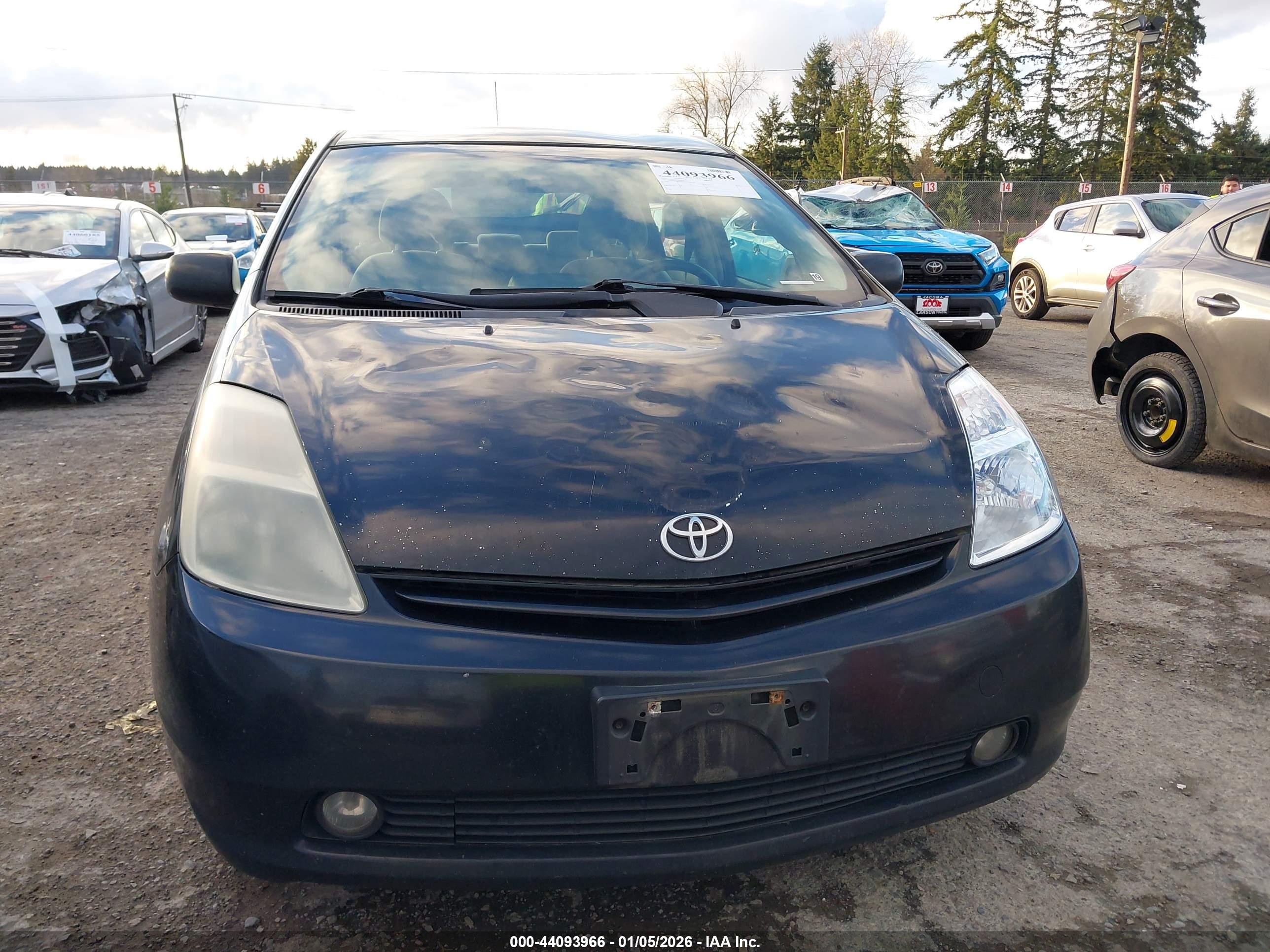 TOYOTA PRIUS image 6