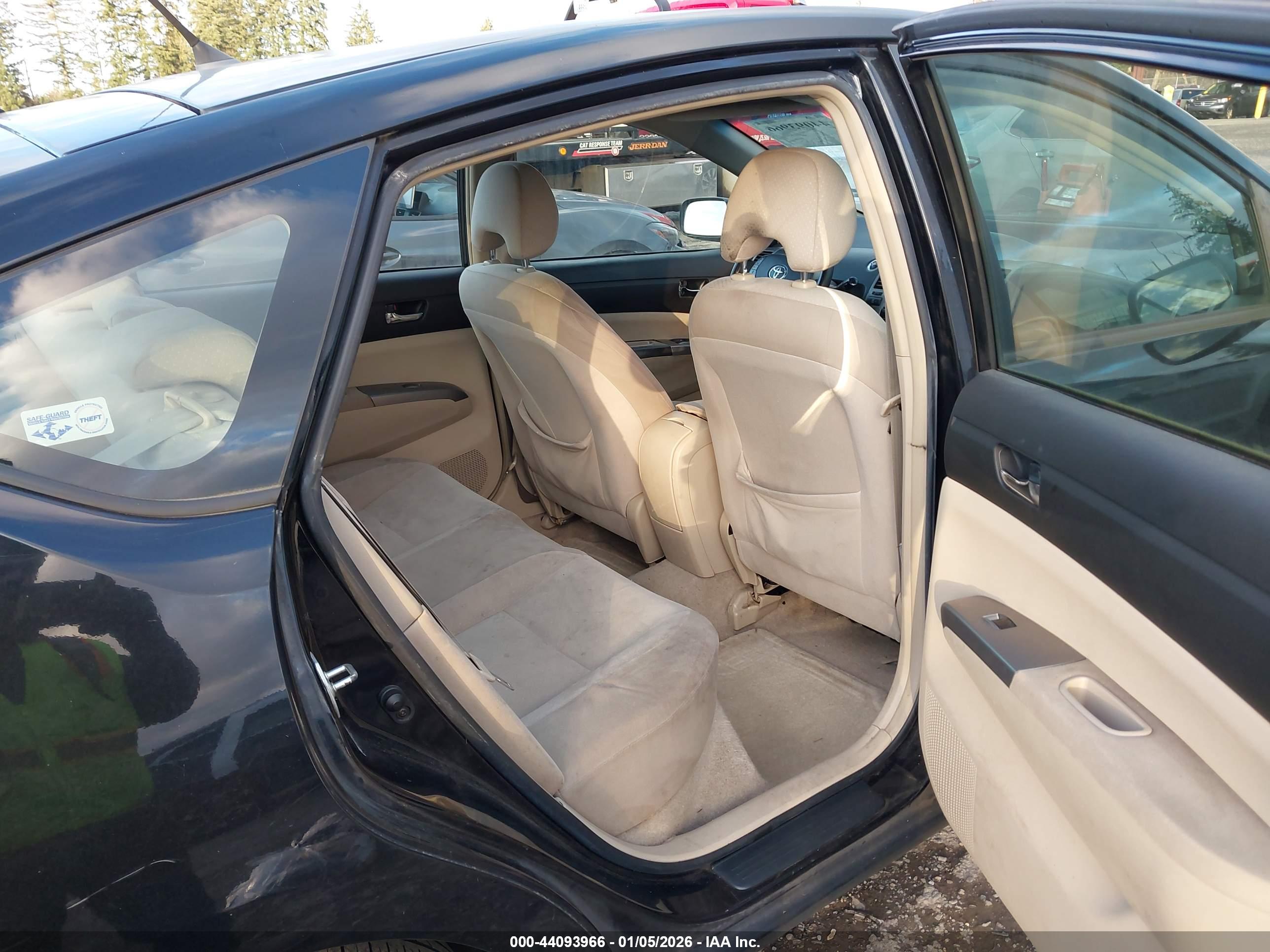TOYOTA PRIUS image 8