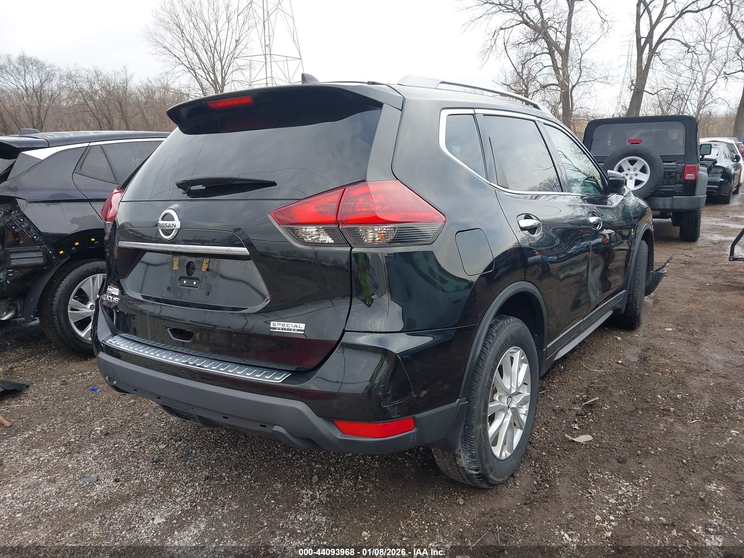 NISSAN ROGUE image 4
