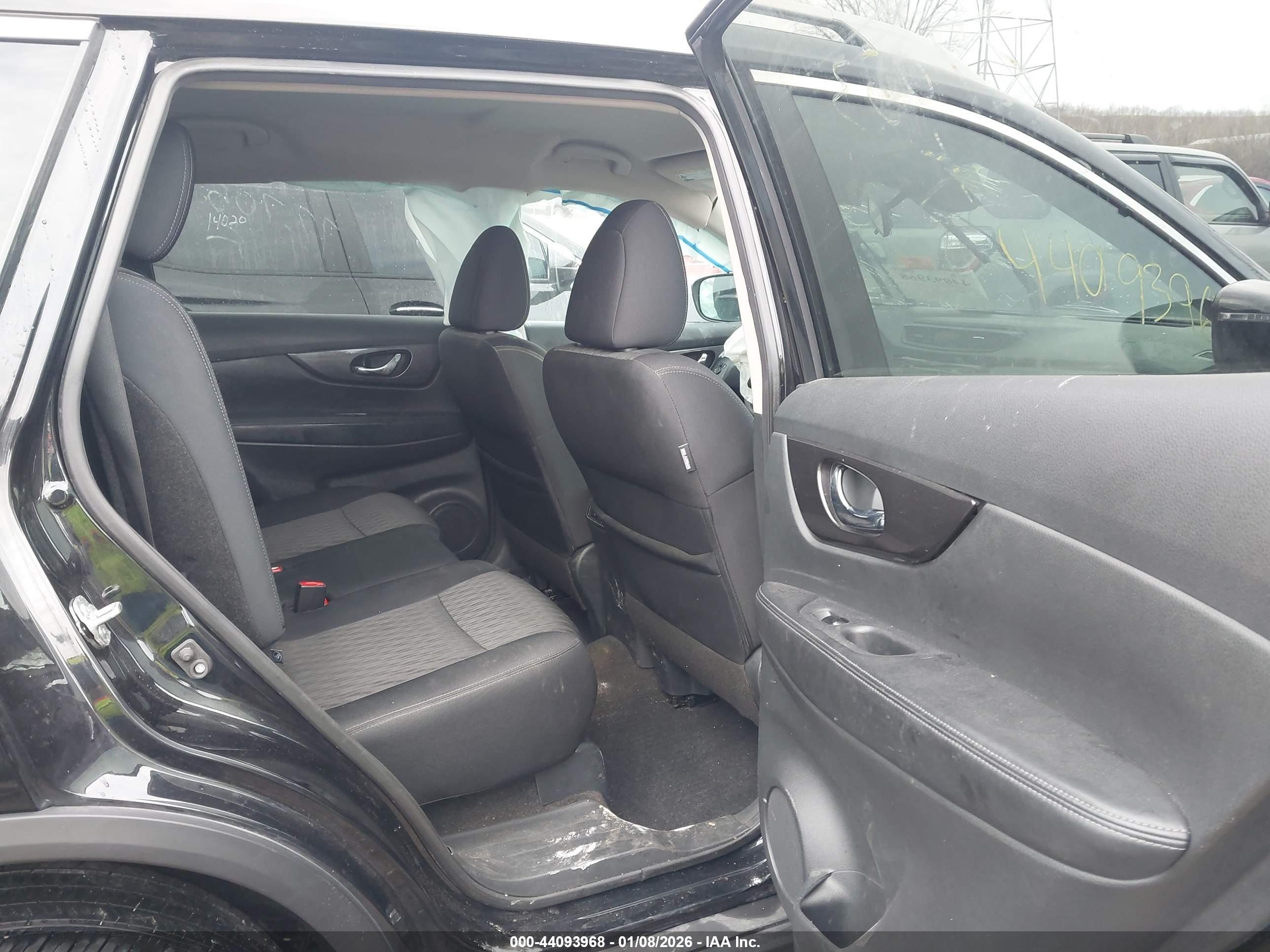 NISSAN ROGUE image 8