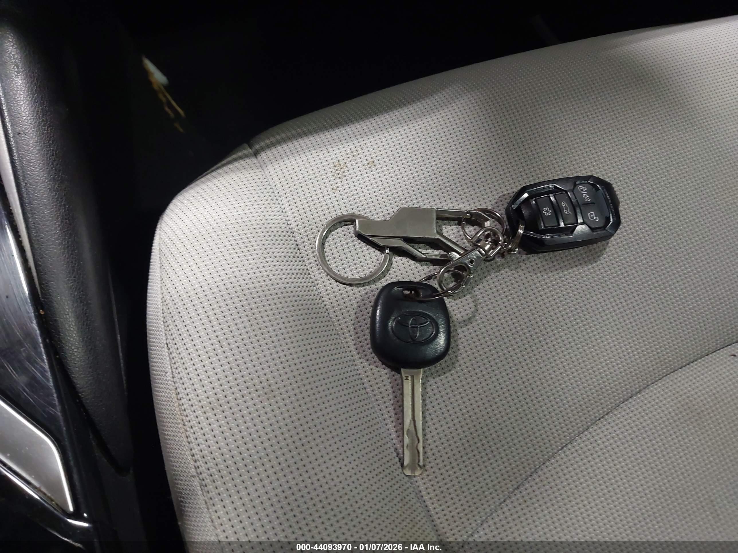 TOYOTA COROLLA image 11