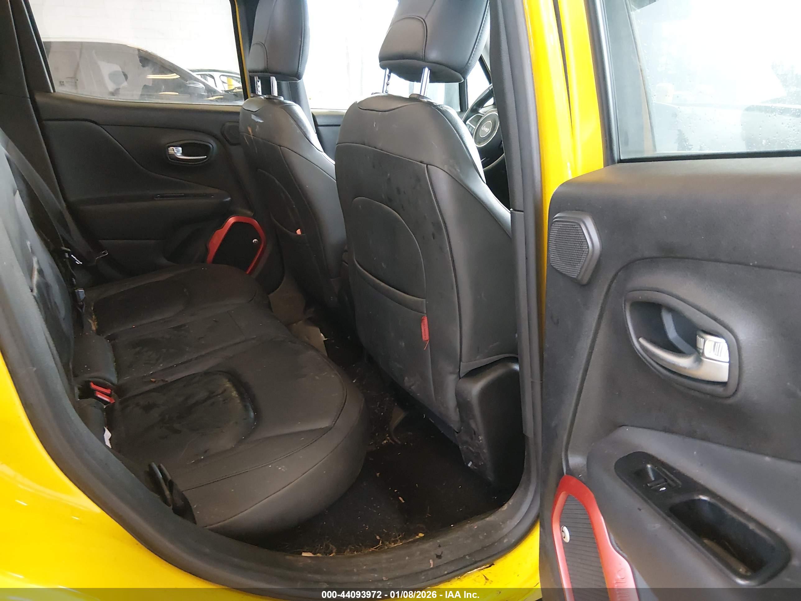 JEEP RENEGADE image 8