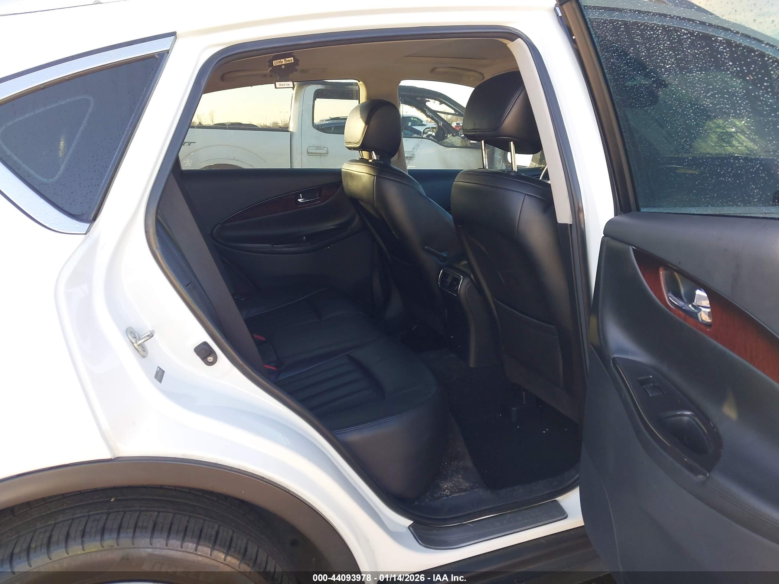 INFINITI QX50 image 8