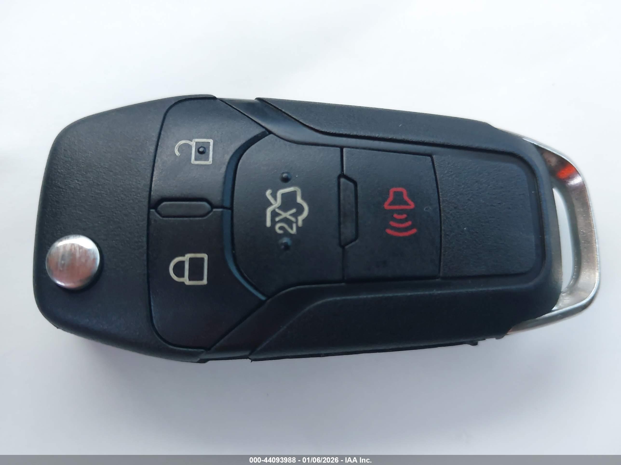 FORD FUSION image 11