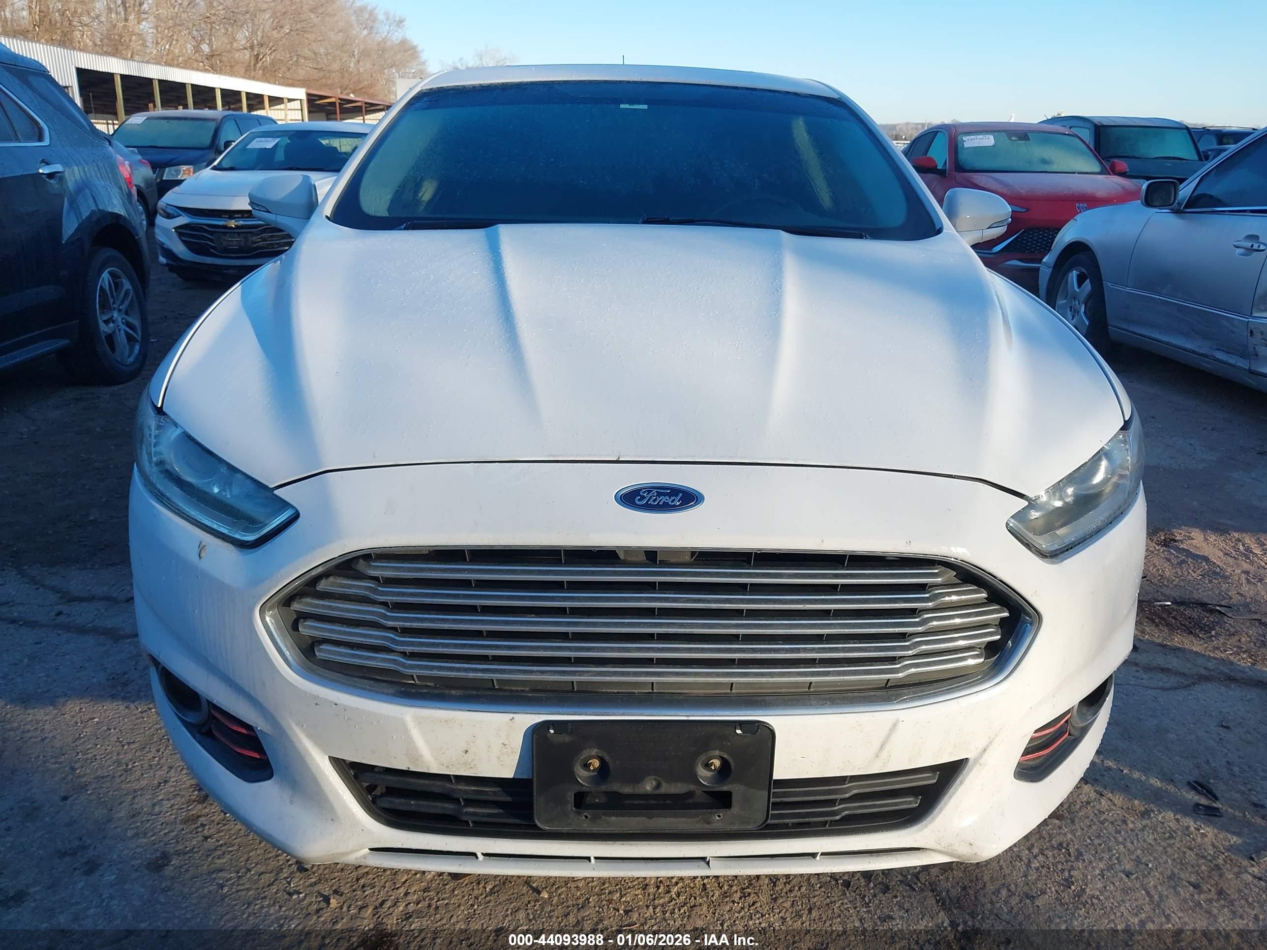 FORD FUSION image 6