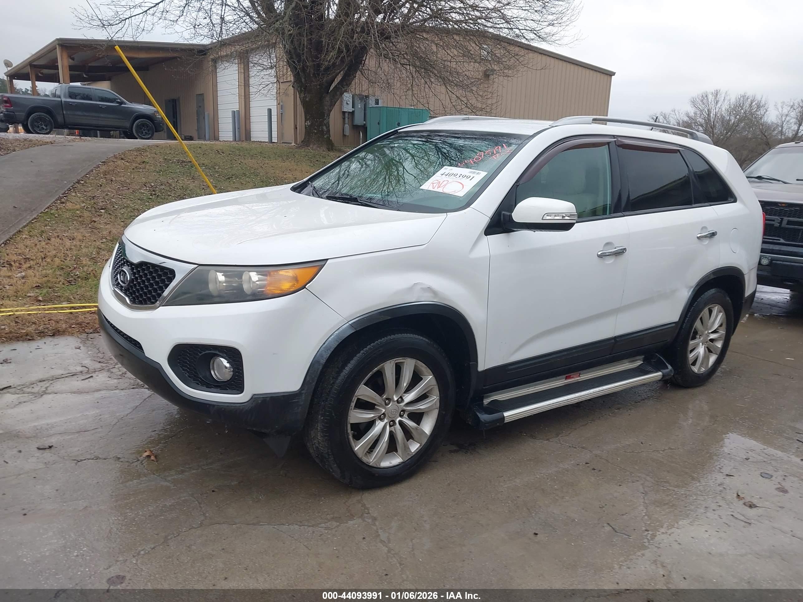KIA SORENTO image 2