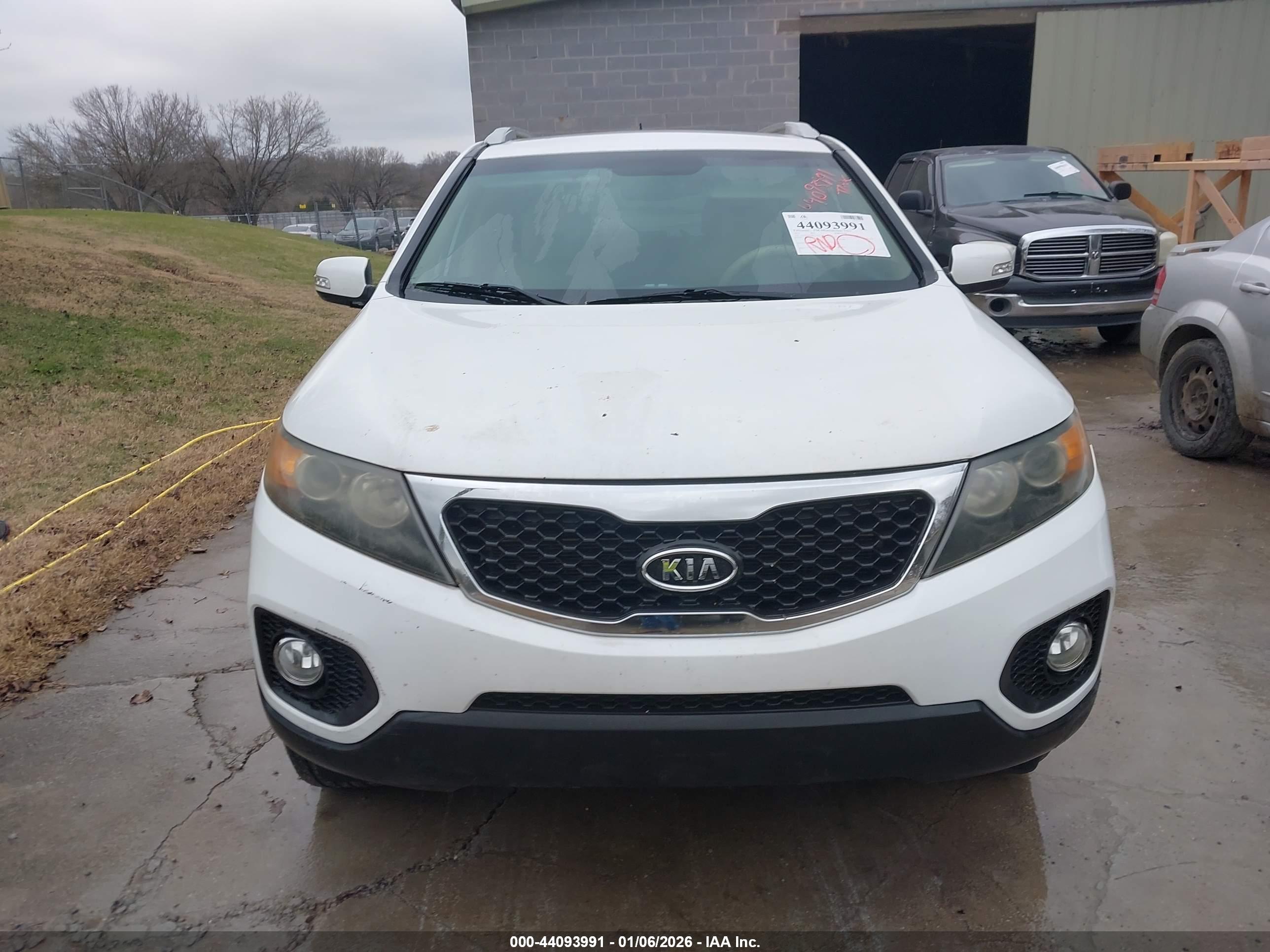 KIA SORENTO image 6
