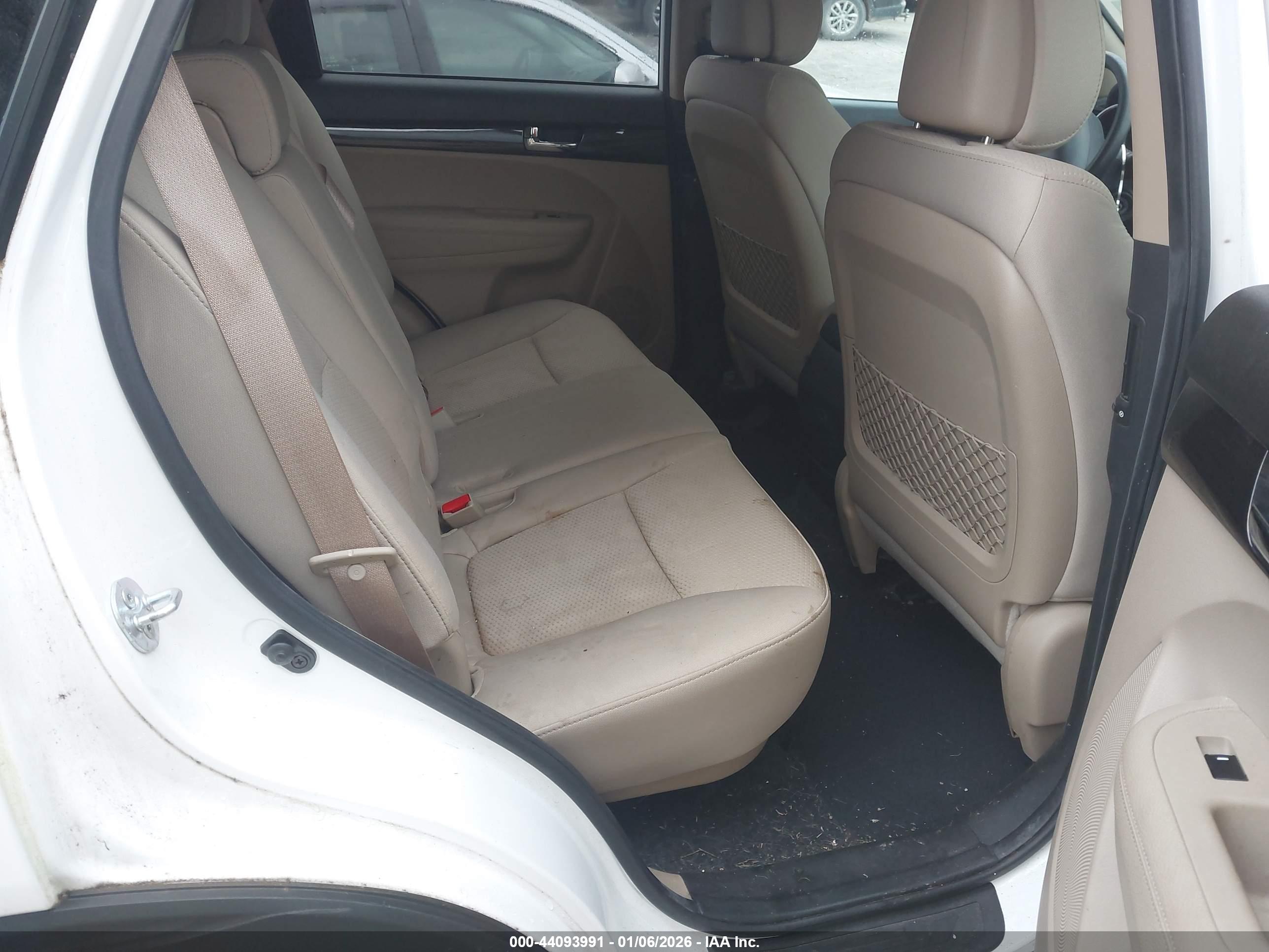 KIA SORENTO image 8