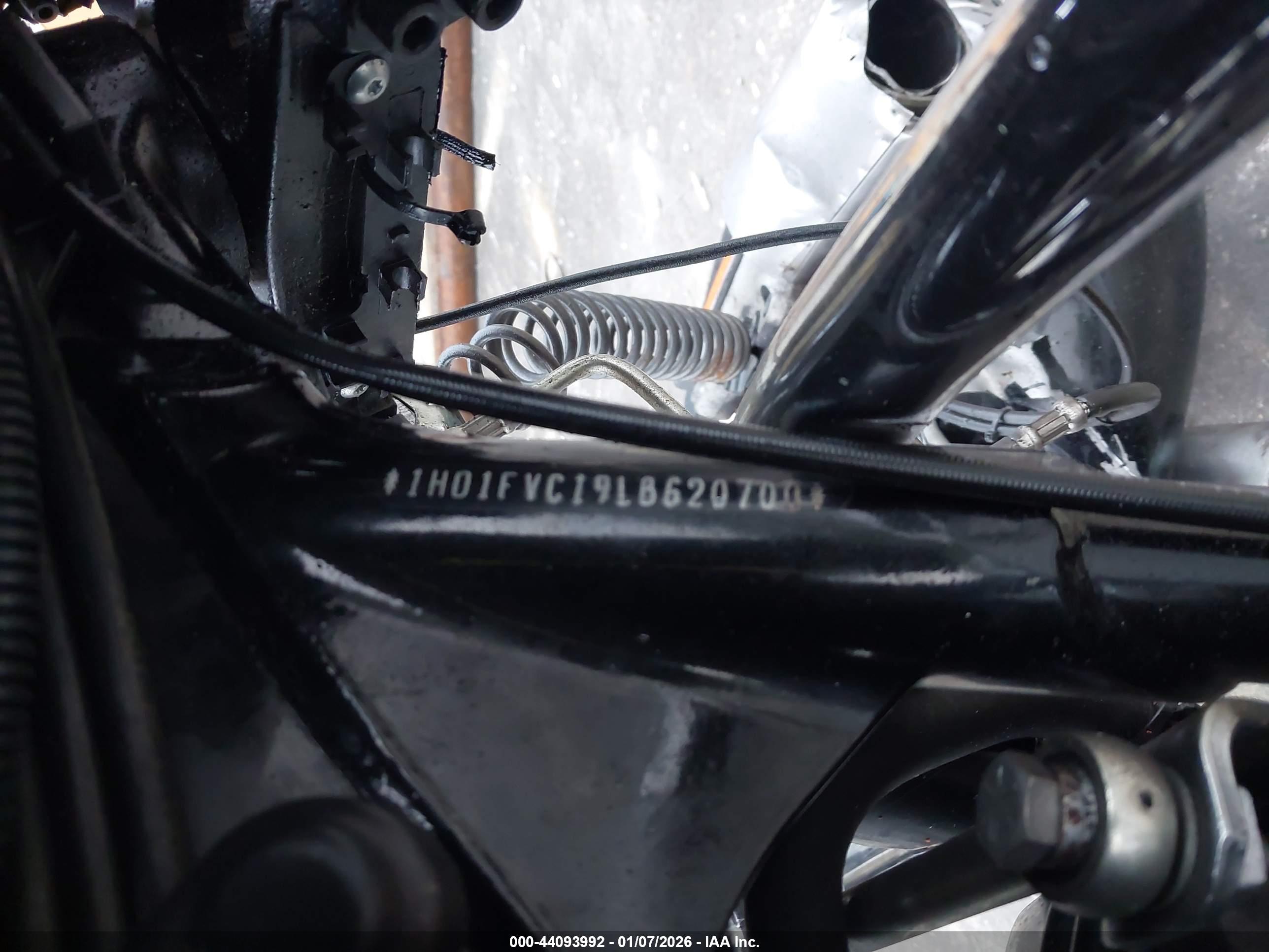HARLEY-DAVIDSON FLHT image 10
